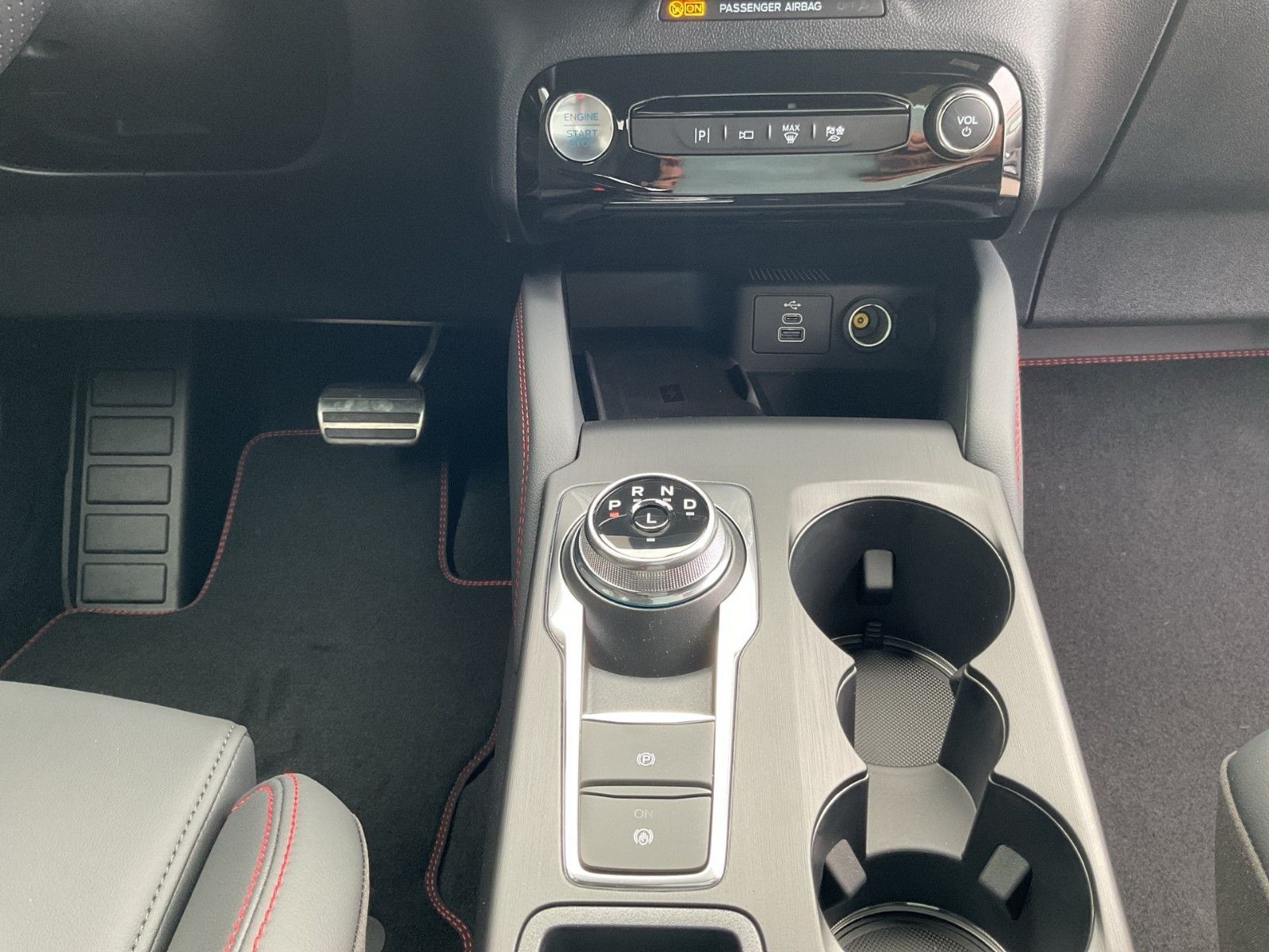 Fahrzeugabbildung Ford Kuga PHEV ST-Line X+ACC+el.AHK+LED+B&O+...