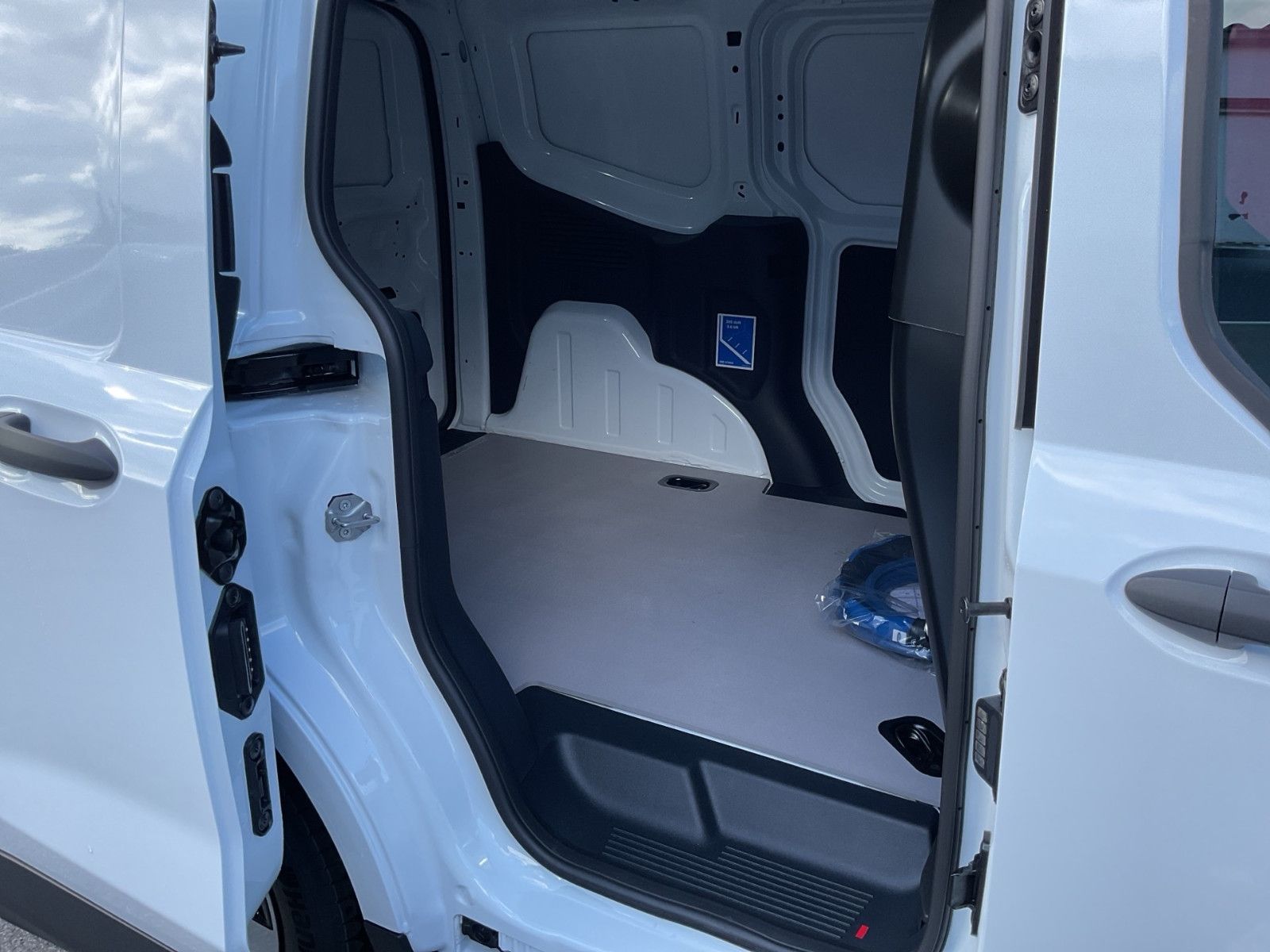 Fahrzeugabbildung Ford Transit Courier BEV Trend