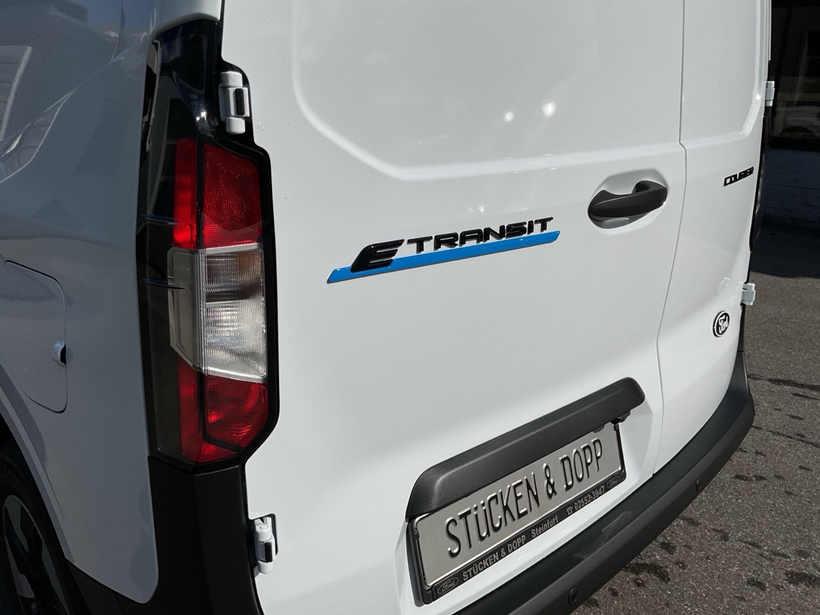 Fahrzeugabbildung Ford Transit Courier BEV Trend