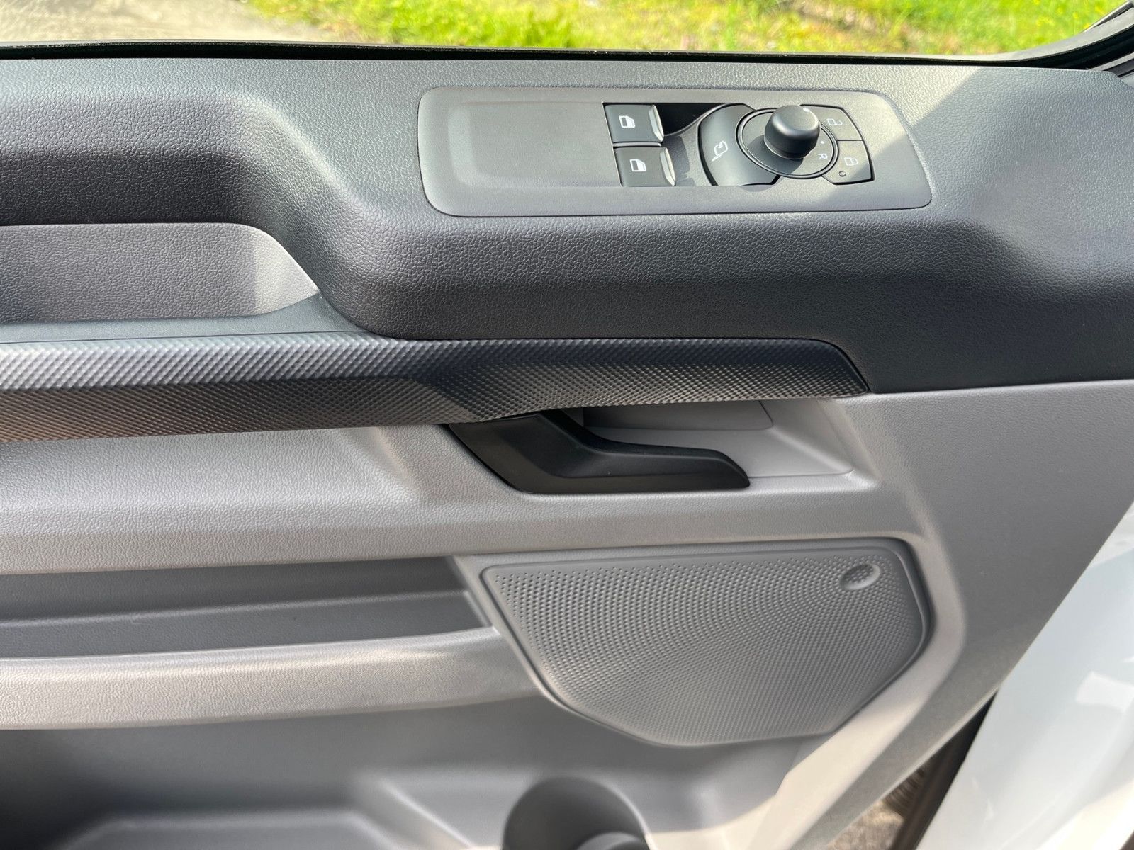 Fahrzeugabbildung Ford Transit Custom 320L1 Trend