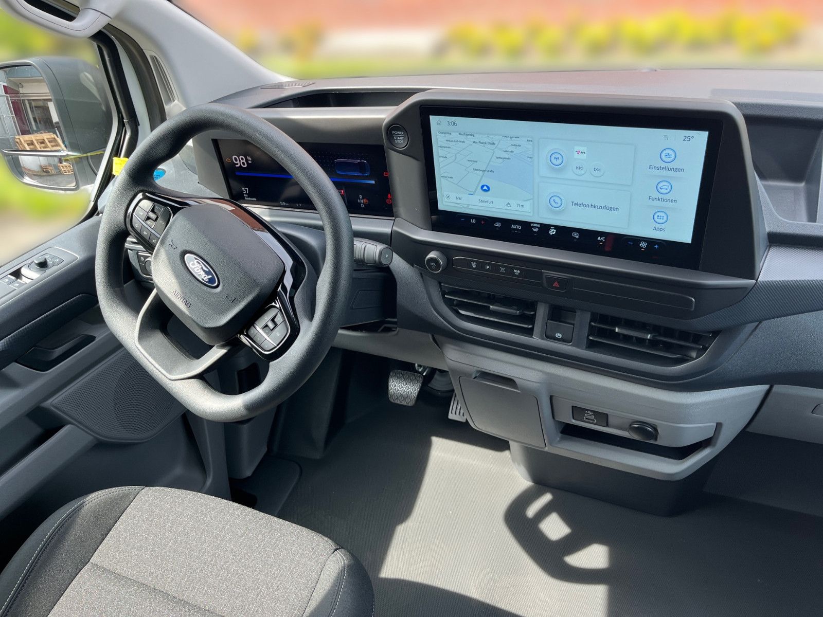 Fahrzeugabbildung Ford Transit Custom 320L1 Trend