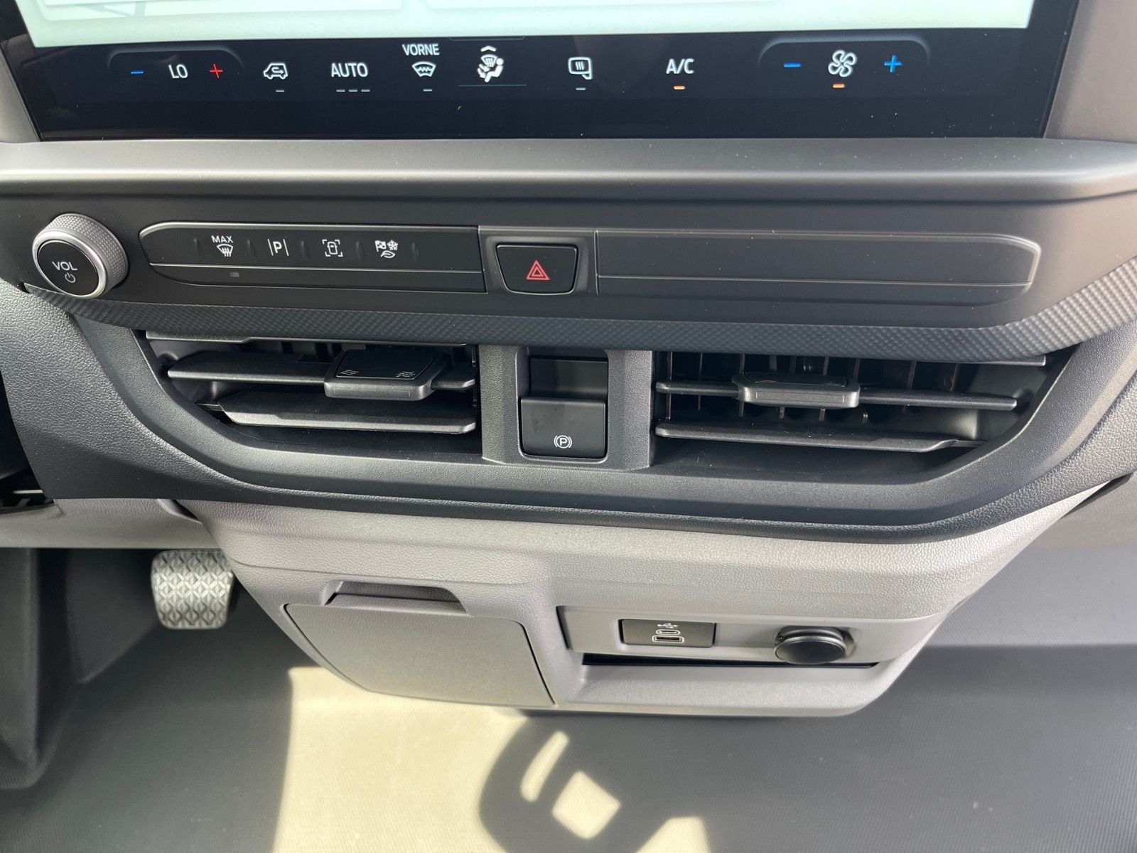 Fahrzeugabbildung Ford Transit Custom 320L1 Trend
