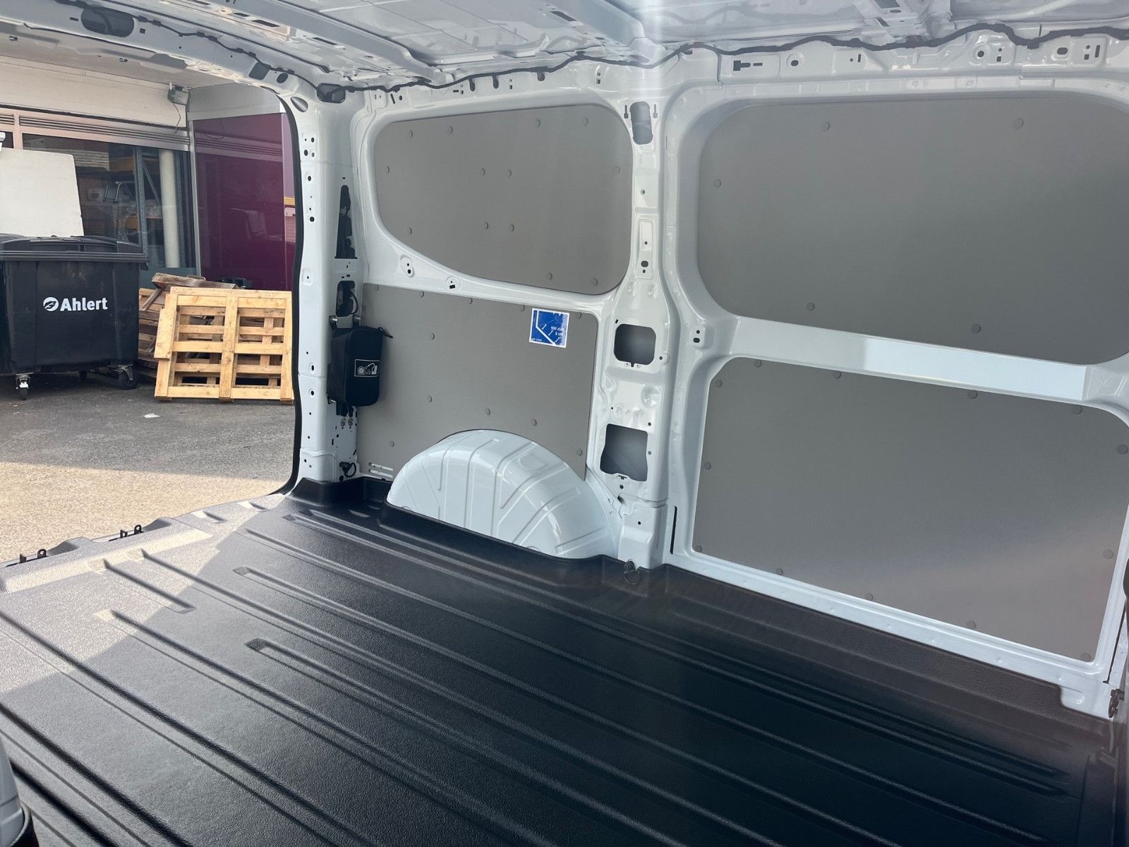 Fahrzeugabbildung Ford Transit Custom 320L1 Trend