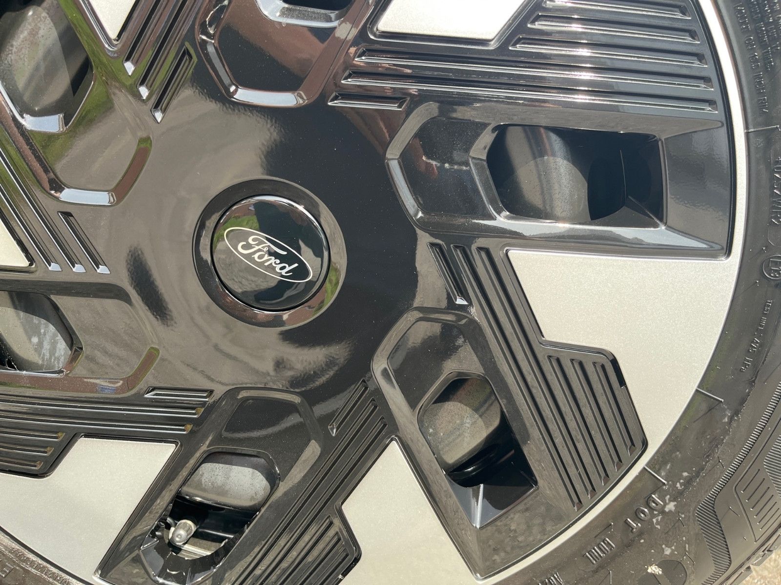 Fahrzeugabbildung Ford Transit Custom 320L1 Trend