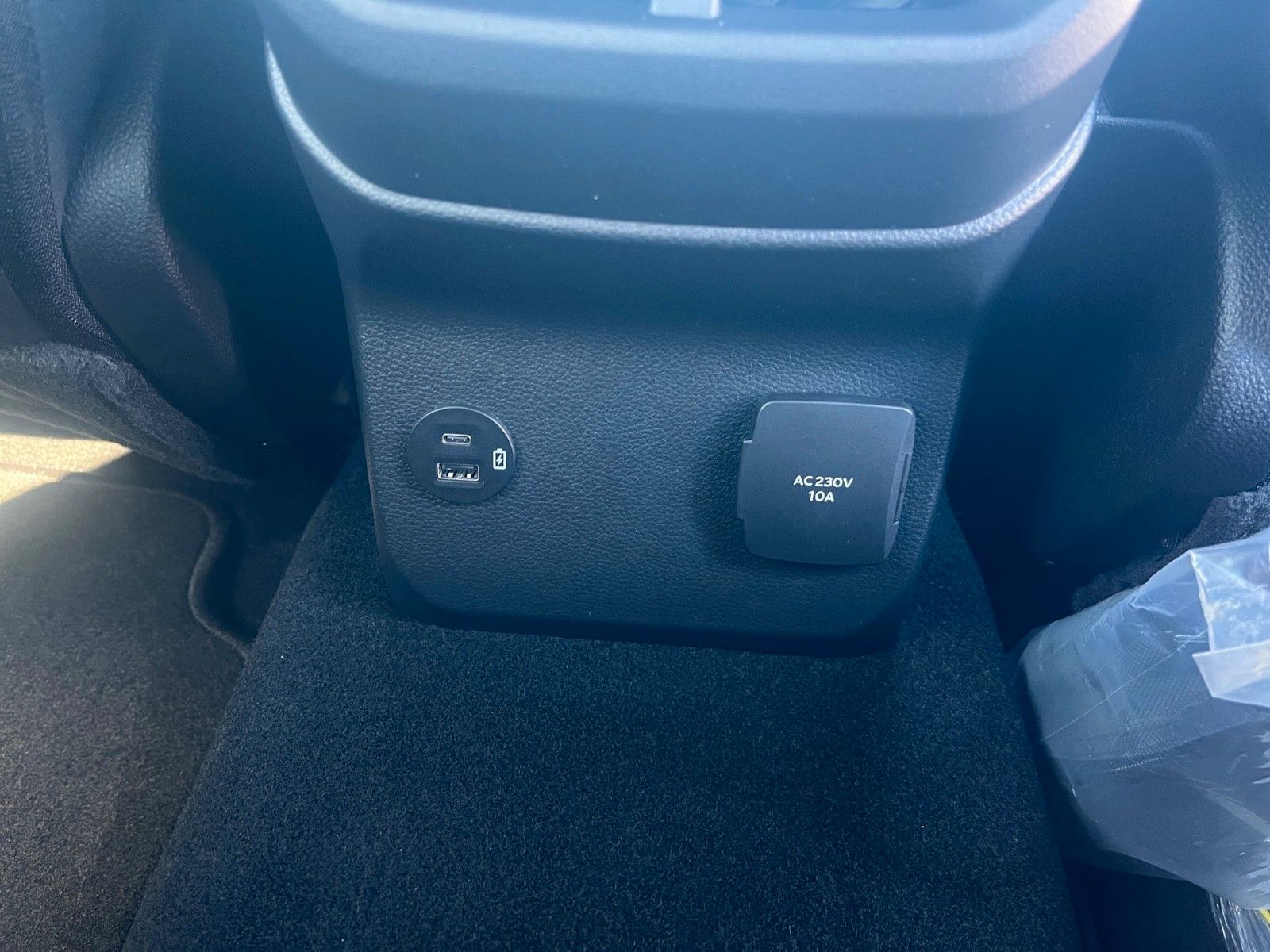 Fahrzeugabbildung Ford Ranger 2.3 PHEV Stormtrak +ACC