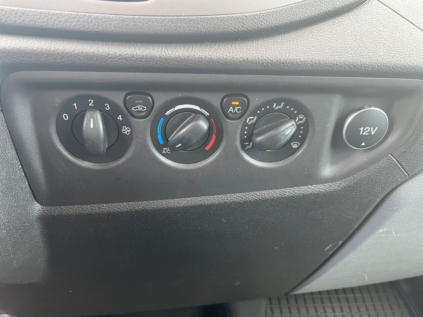 Fahrzeugabbildung Ford Transit Kasten 350 L3 Trend+AHK+Klima+...