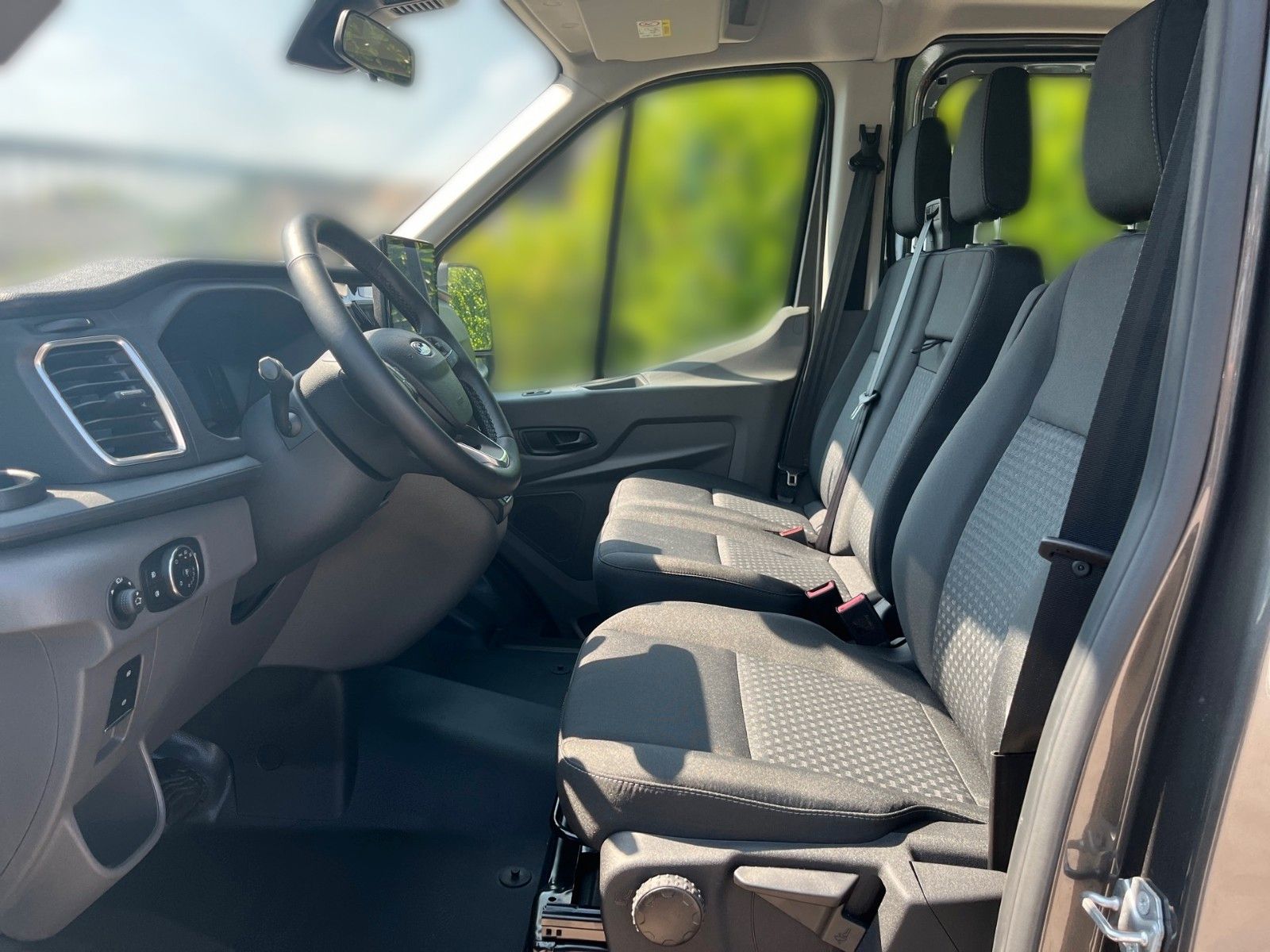 Fahrzeugabbildung Ford Transit Fahrgestell L3 Doppelkabine Trend