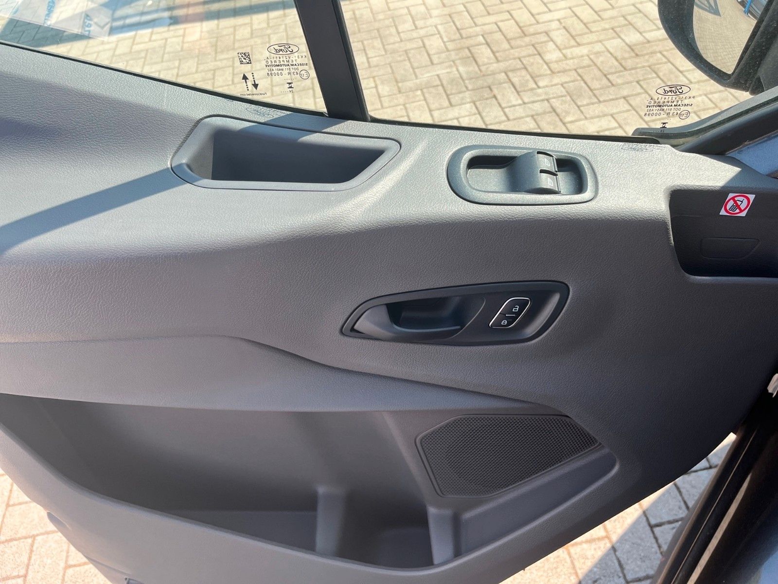 Fahrzeugabbildung Ford Transit Fahrgestell L3 Doppelkabine Trend