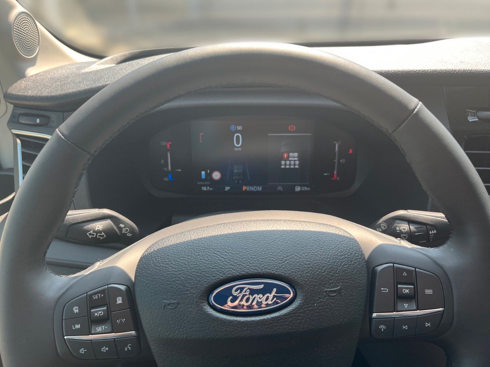 Fahrzeugabbildung Ford Transit Fahrgestell L3 Doppelkabine Trend