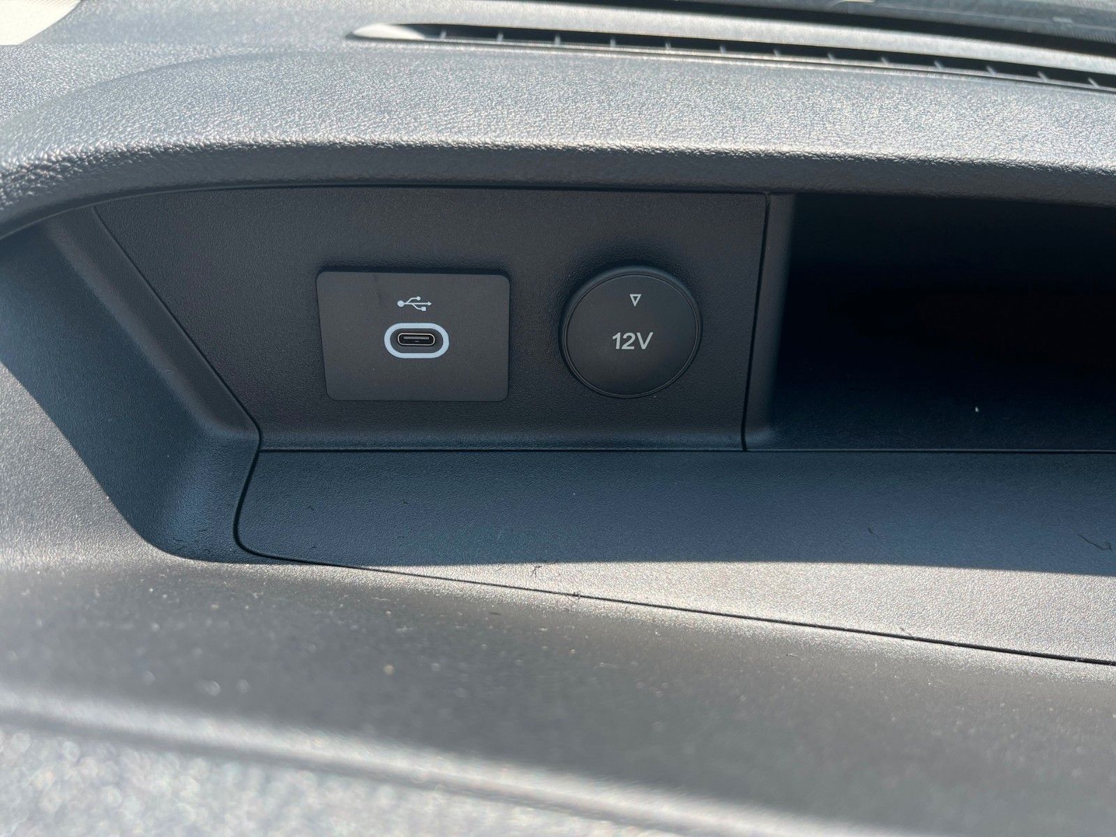 Fahrzeugabbildung Ford Transit Fahrgestell L3 Doppelkabine Trend