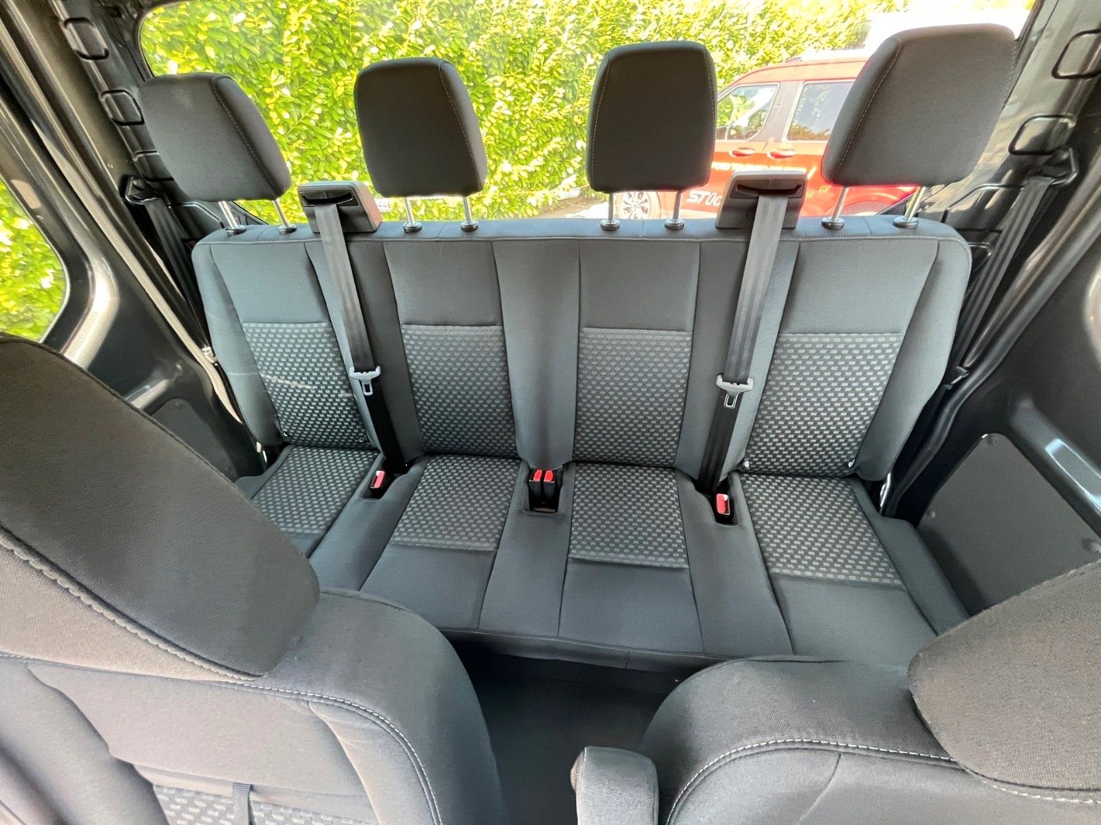 Fahrzeugabbildung Ford Transit Fahrgestell L3 Doppelkabine Trend