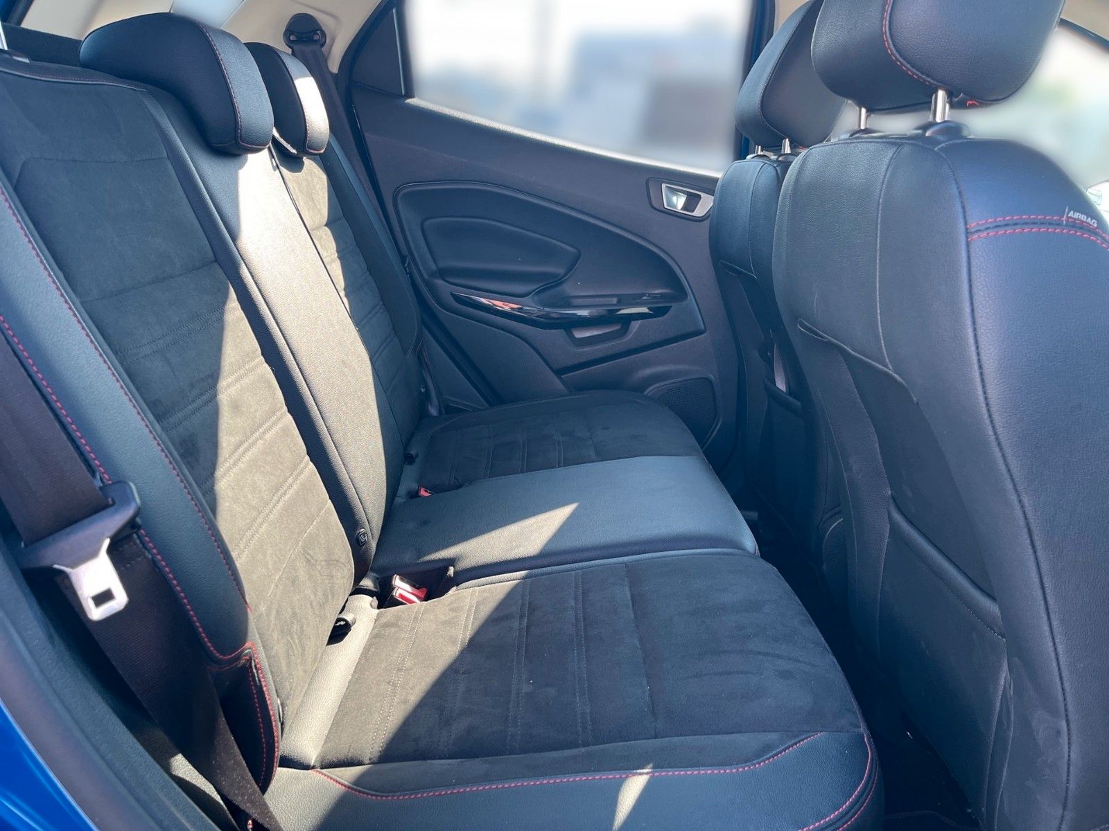 Fahrzeugabbildung Ford EcoSport ST-Line