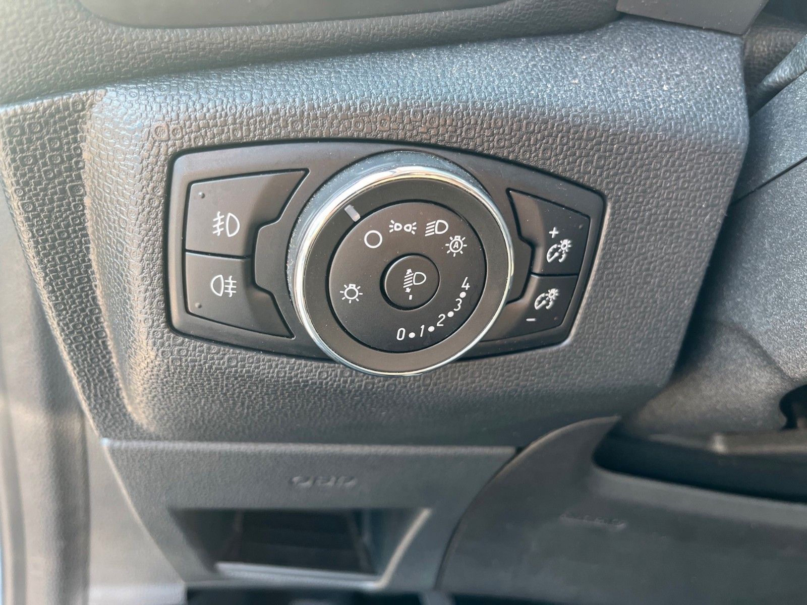 Fahrzeugabbildung Ford EcoSport ST-Line