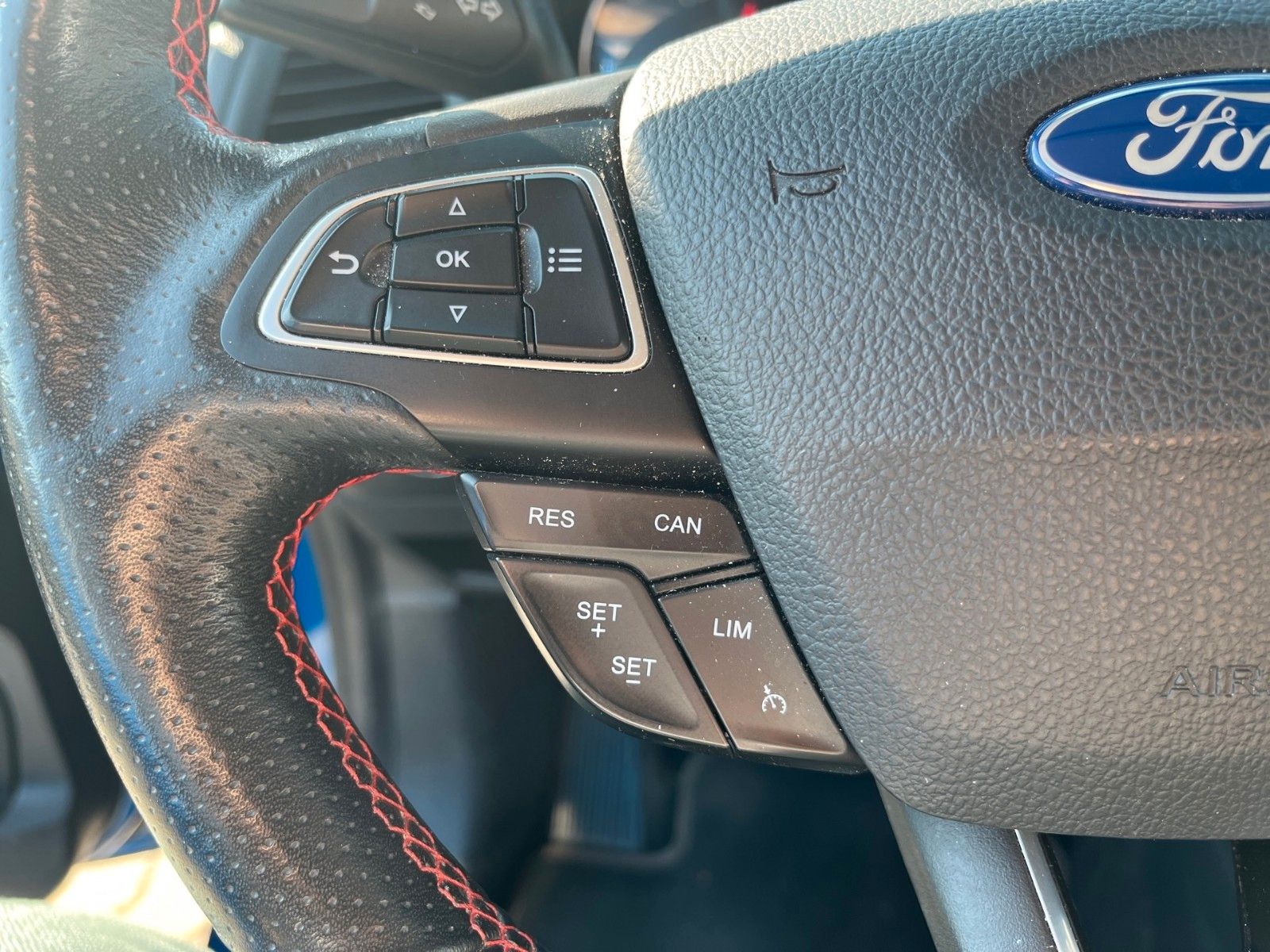 Fahrzeugabbildung Ford EcoSport ST-Line