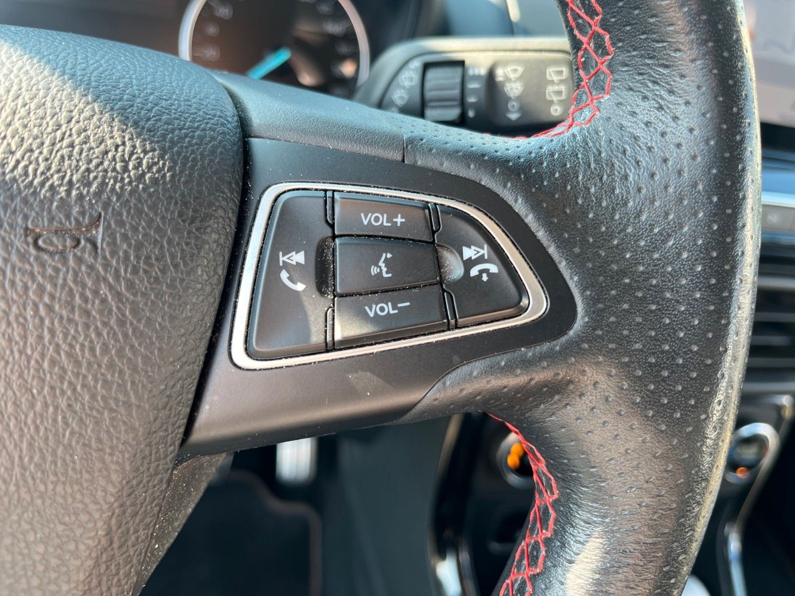 Fahrzeugabbildung Ford EcoSport ST-Line