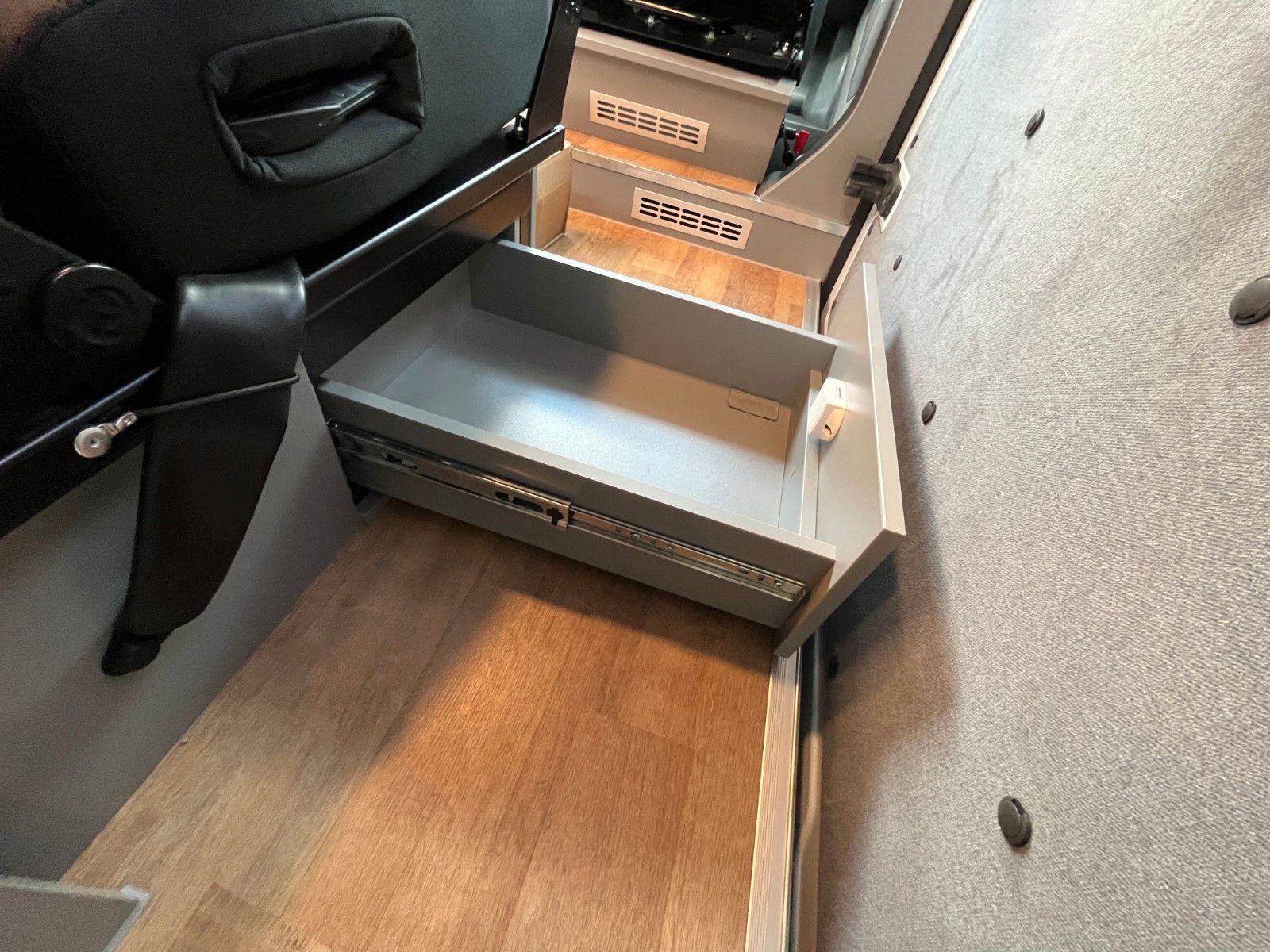 Fahrzeugabbildung Ford MATIST Family XL ähnlich Big Nugget XL