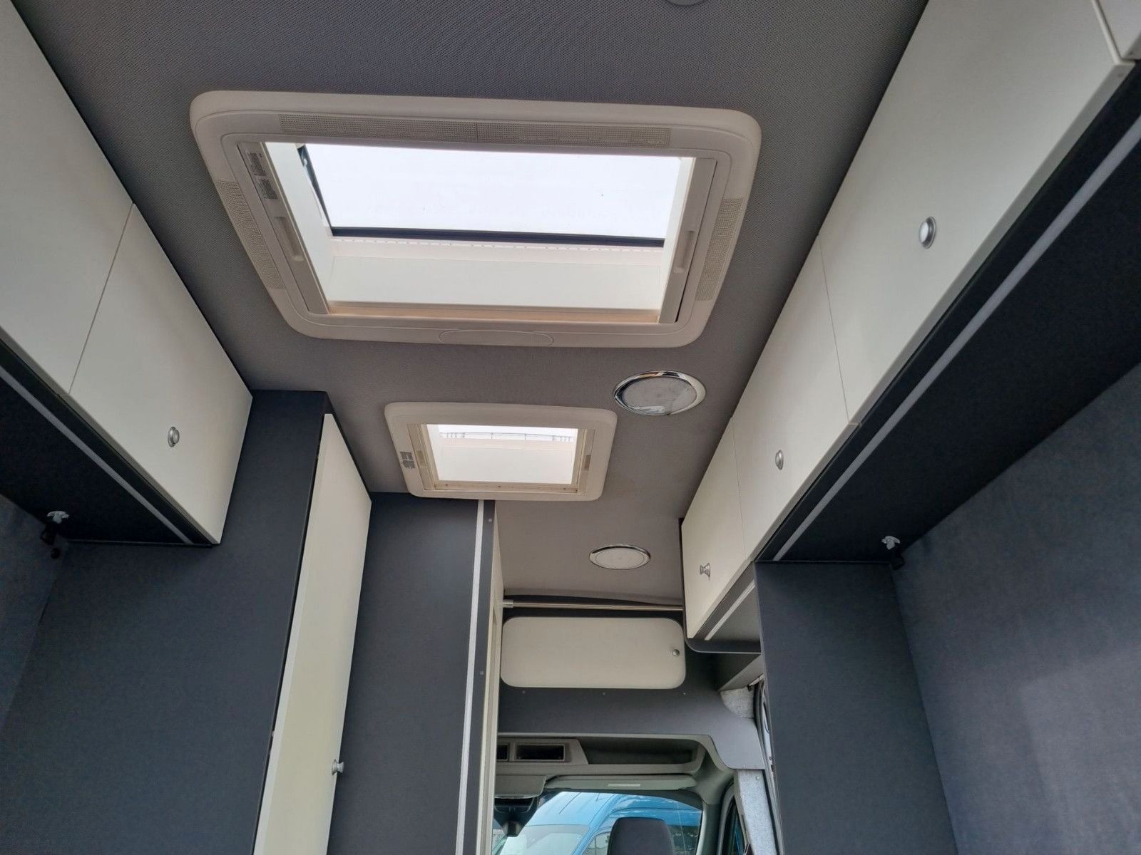 Fahrzeugabbildung Pössl MATIST XL mit 2 m Längsbetten! Toller Grundriss!