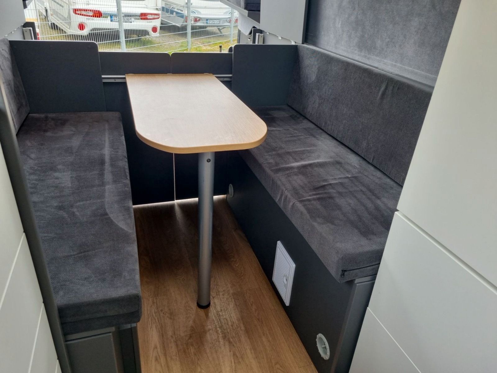 Fahrzeugabbildung Pössl MATIST XL mit 2 m Längsbetten! Toller Grundriss!