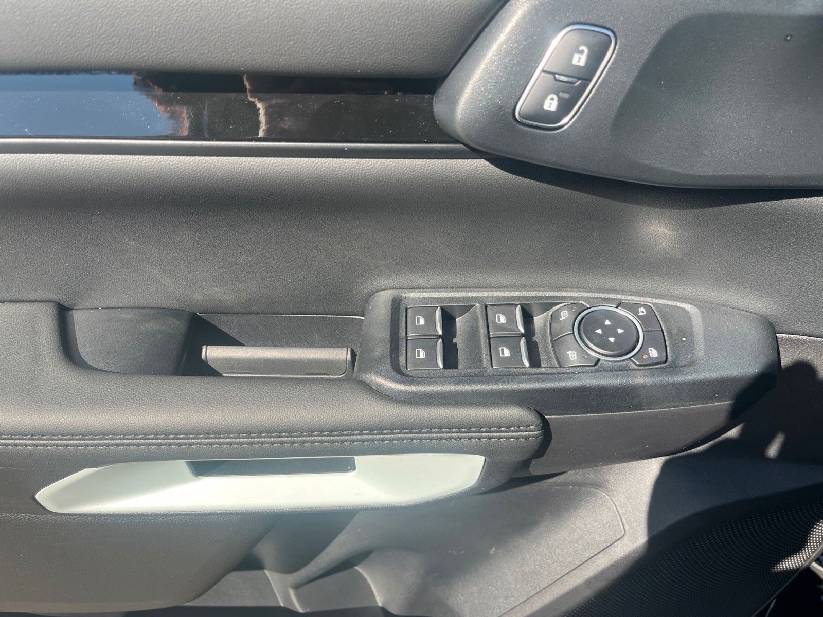 Fahrzeugabbildung Ford Ford Ranger 2.3 PHEV Stormtrak +ACC