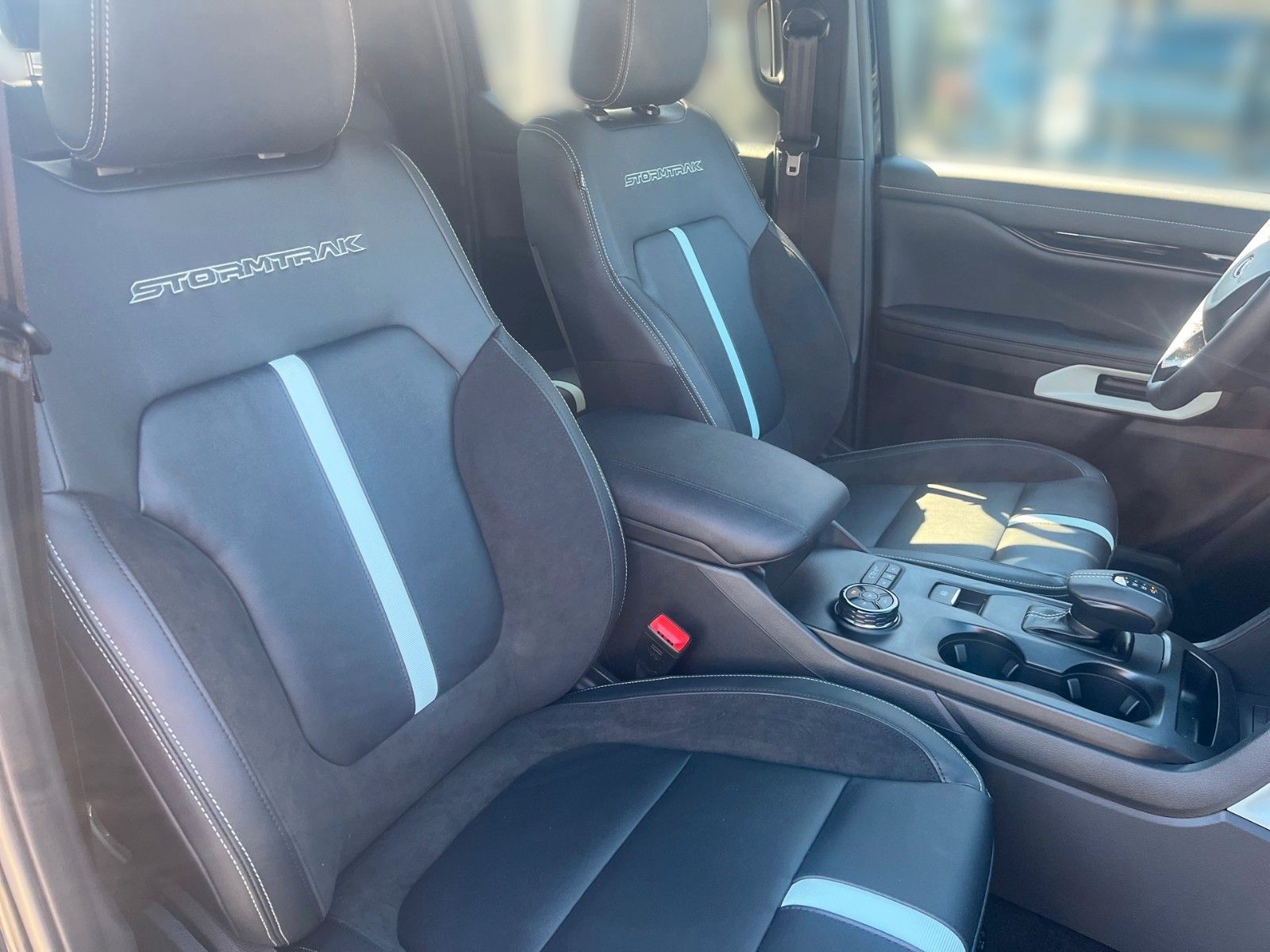 Fahrzeugabbildung Ford Ford Ranger 2.3 PHEV Stormtrak +ACC