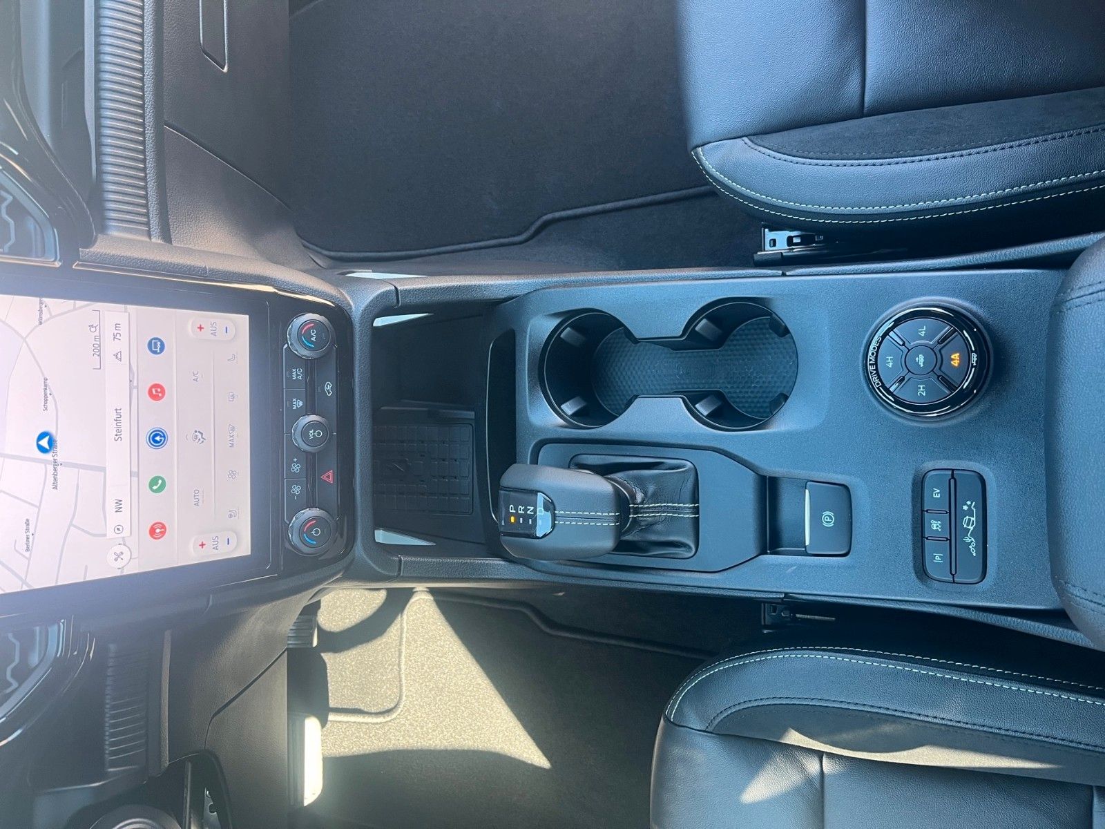 Fahrzeugabbildung Ford Ford Ranger 2.3 PHEV Stormtrak +ACC