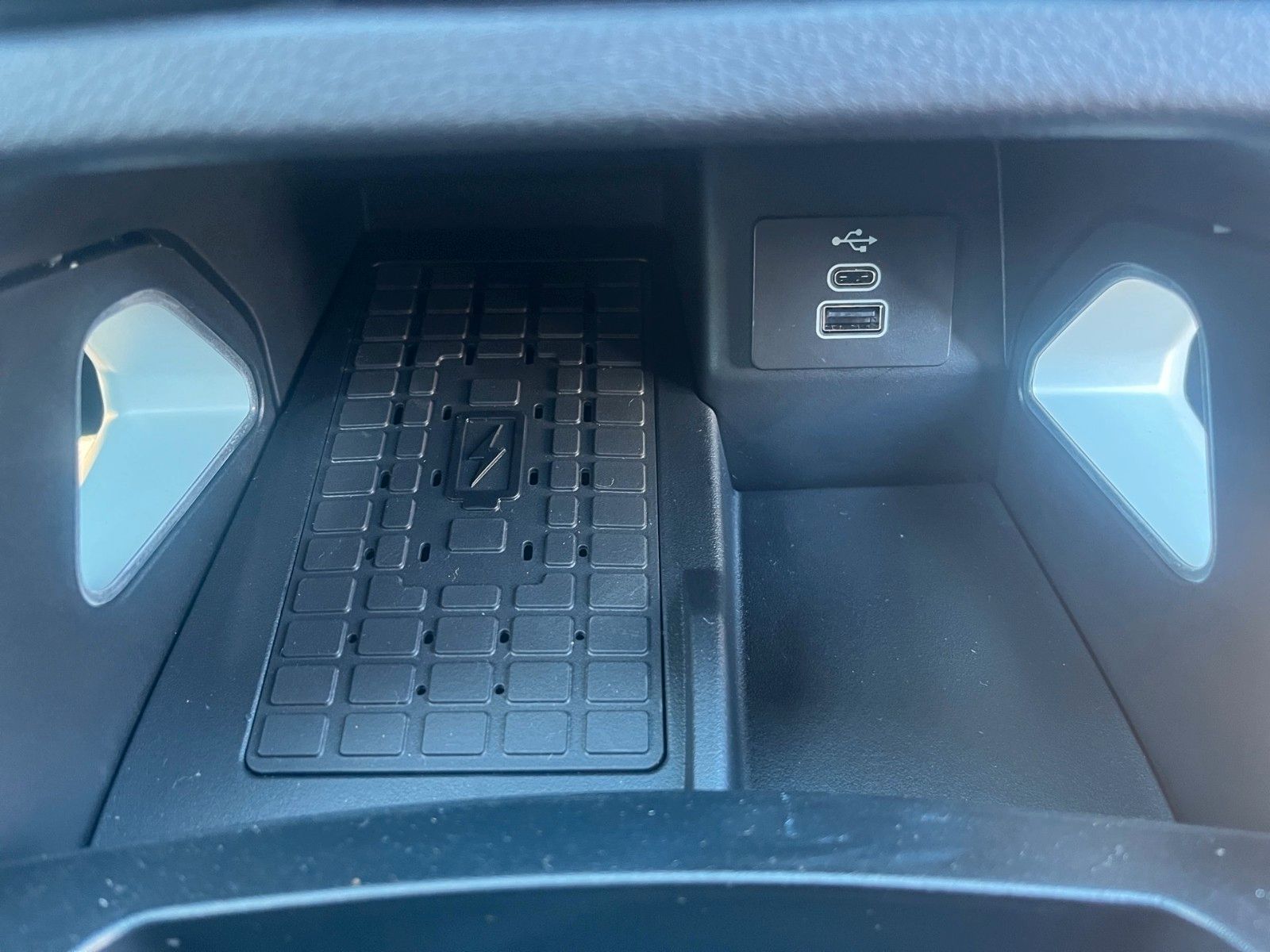 Fahrzeugabbildung Ford Ford Ranger 2.3 PHEV Stormtrak +ACC