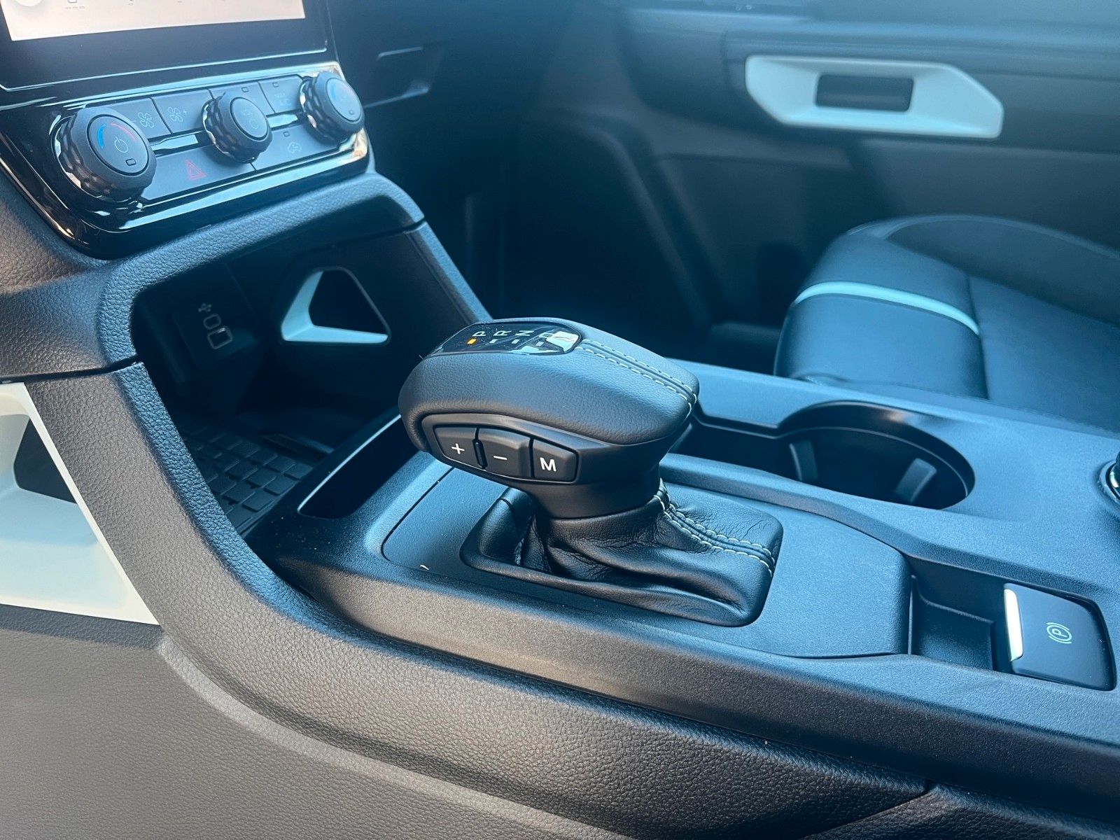 Fahrzeugabbildung Ford Ford Ranger 2.3 PHEV Stormtrak +ACC