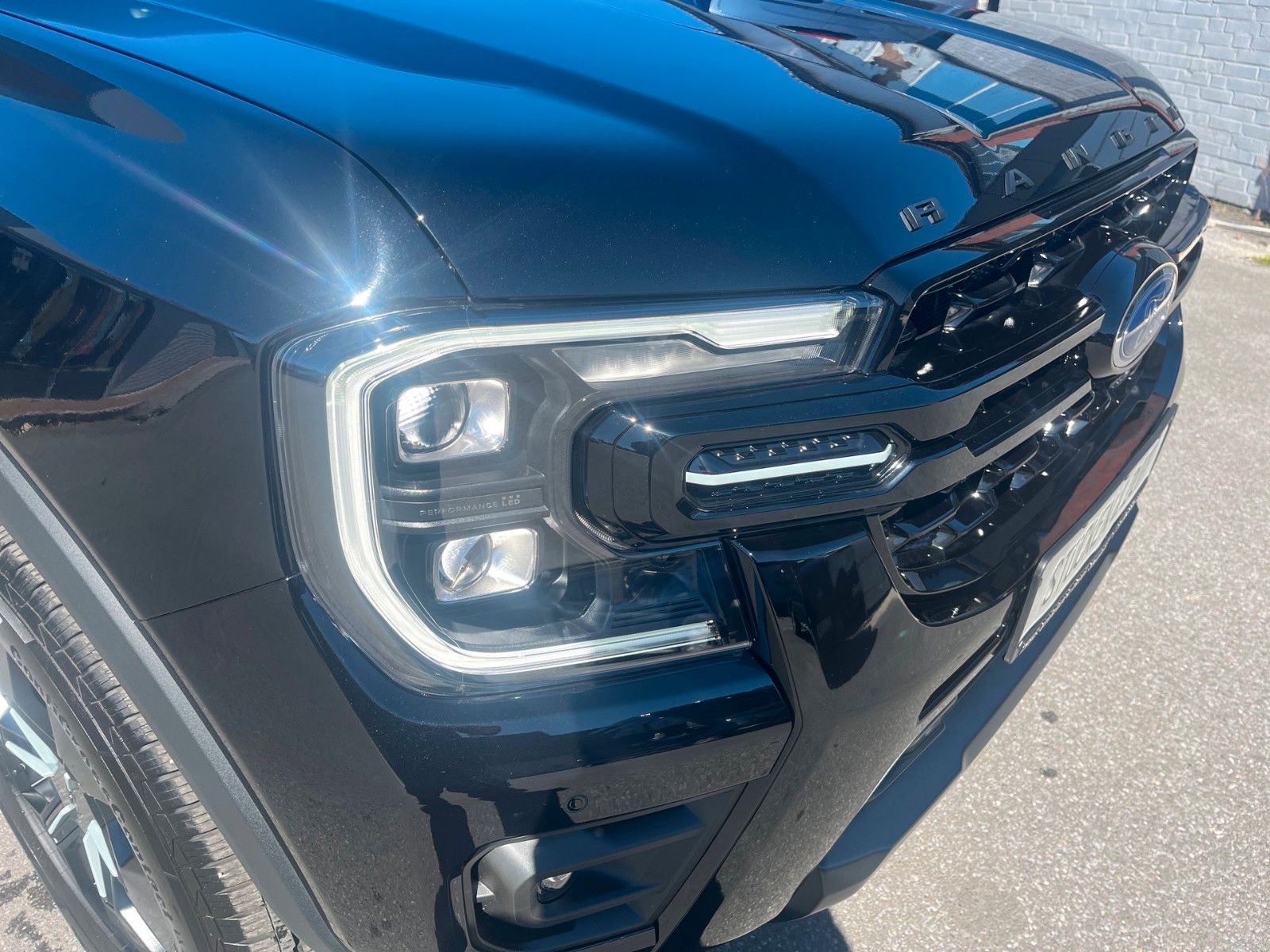 Fahrzeugabbildung Ford Ford Ranger 2.3 PHEV Stormtrak +ACC