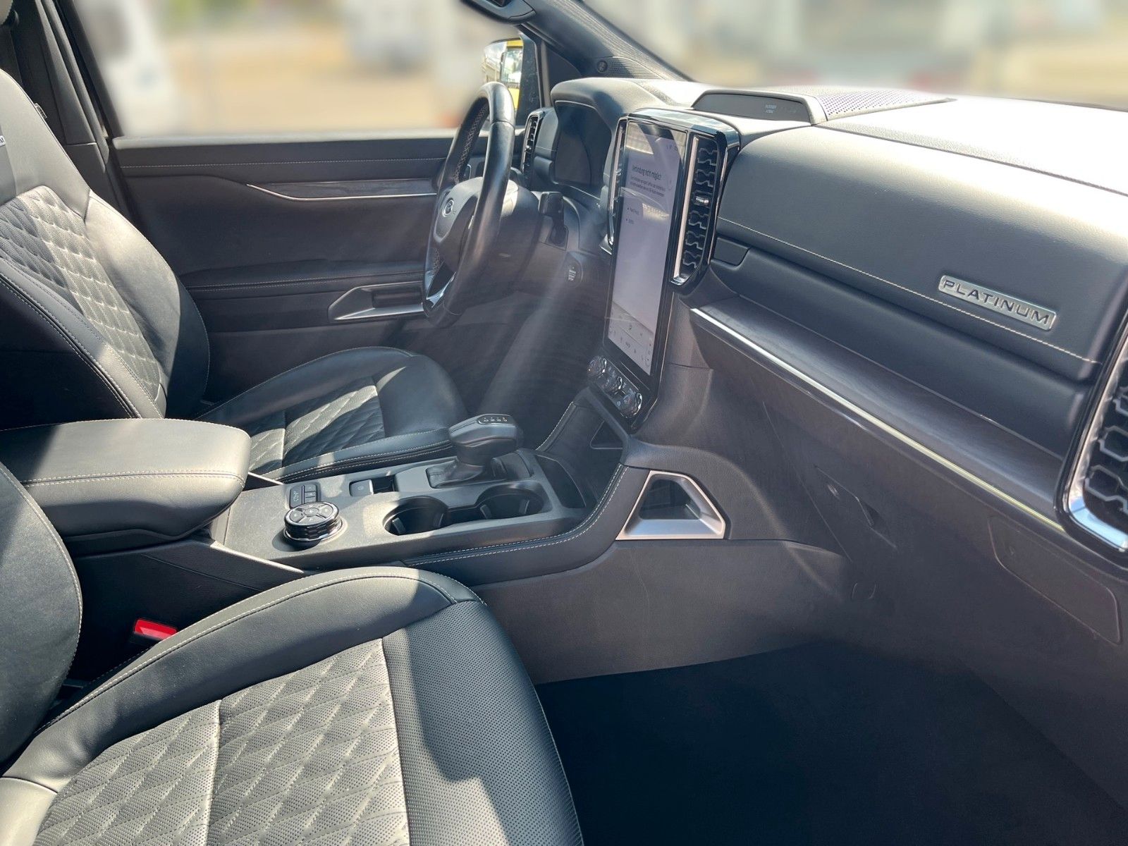 Fahrzeugabbildung Ford Ranger Platinum e-4WD Doppelkabine