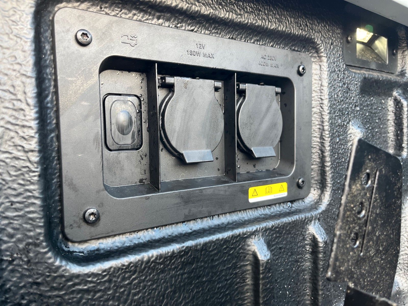 Fahrzeugabbildung Ford Ranger Platinum e-4WD Doppelkabine