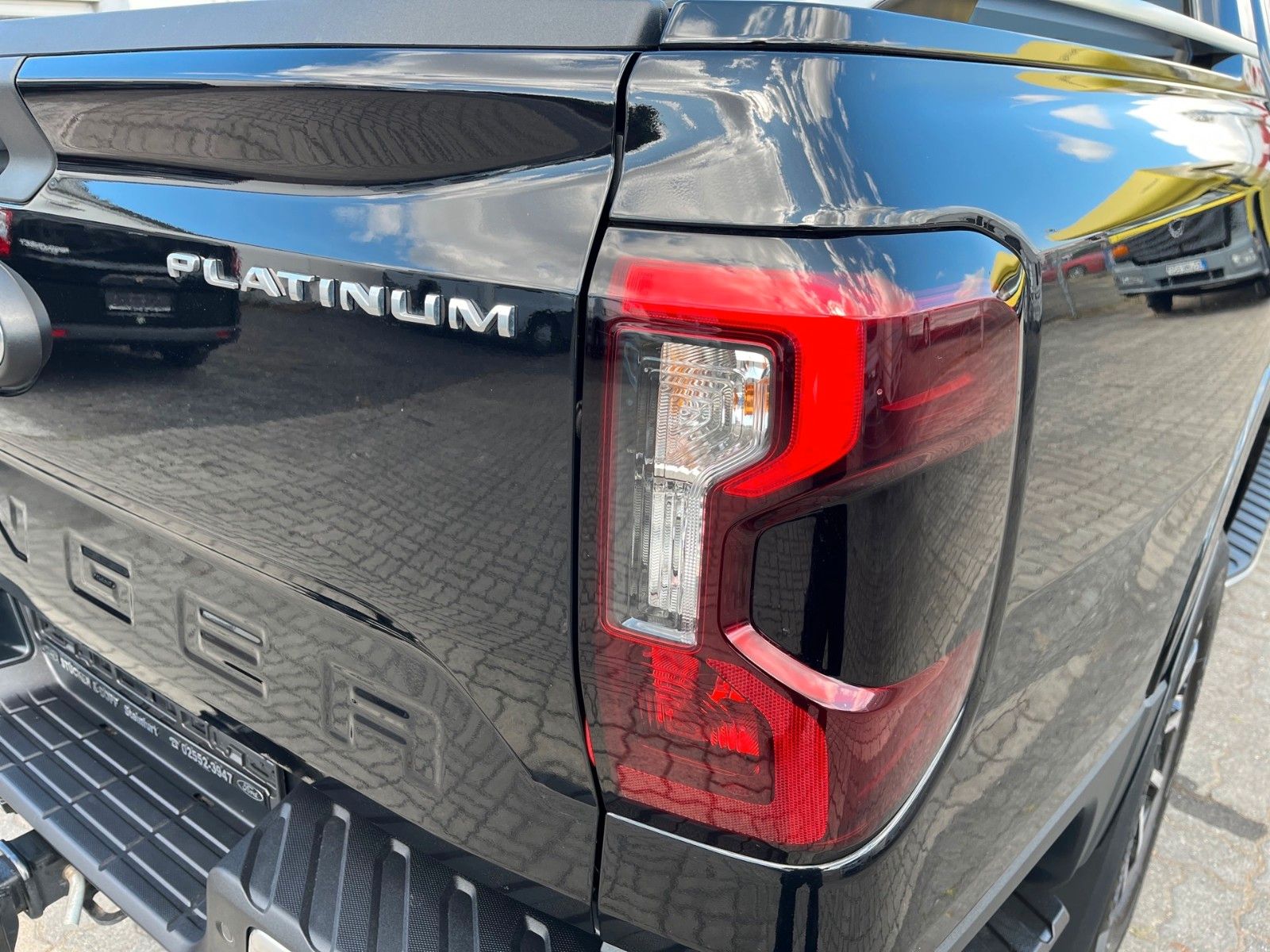 Fahrzeugabbildung Ford Ranger Platinum e-4WD Doppelkabine
