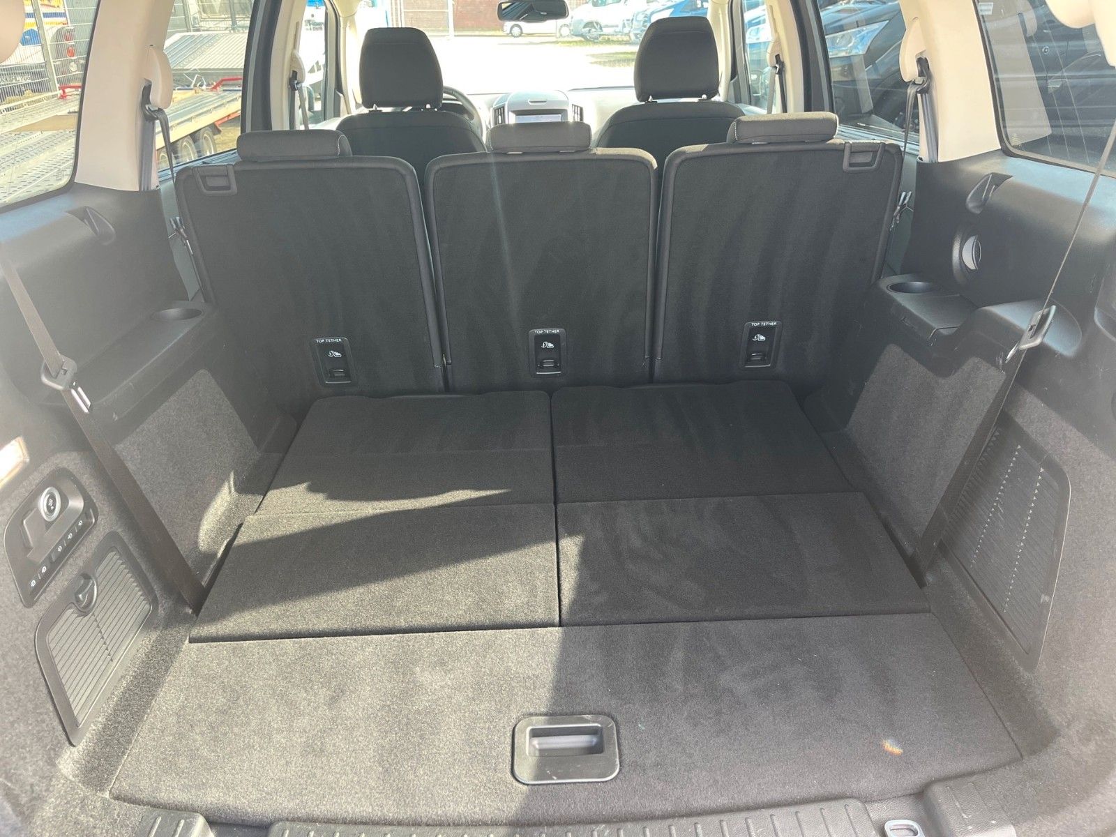 Fahrzeugabbildung Ford Galaxy Titanium