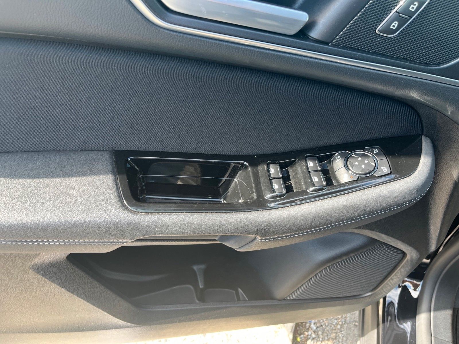 Fahrzeugabbildung Ford Galaxy Titanium