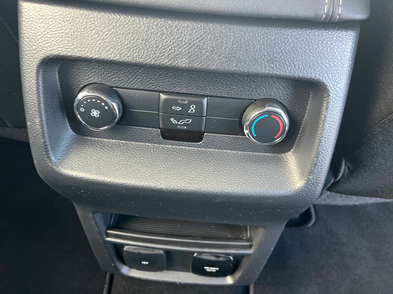 Fahrzeugabbildung Ford Galaxy Titanium