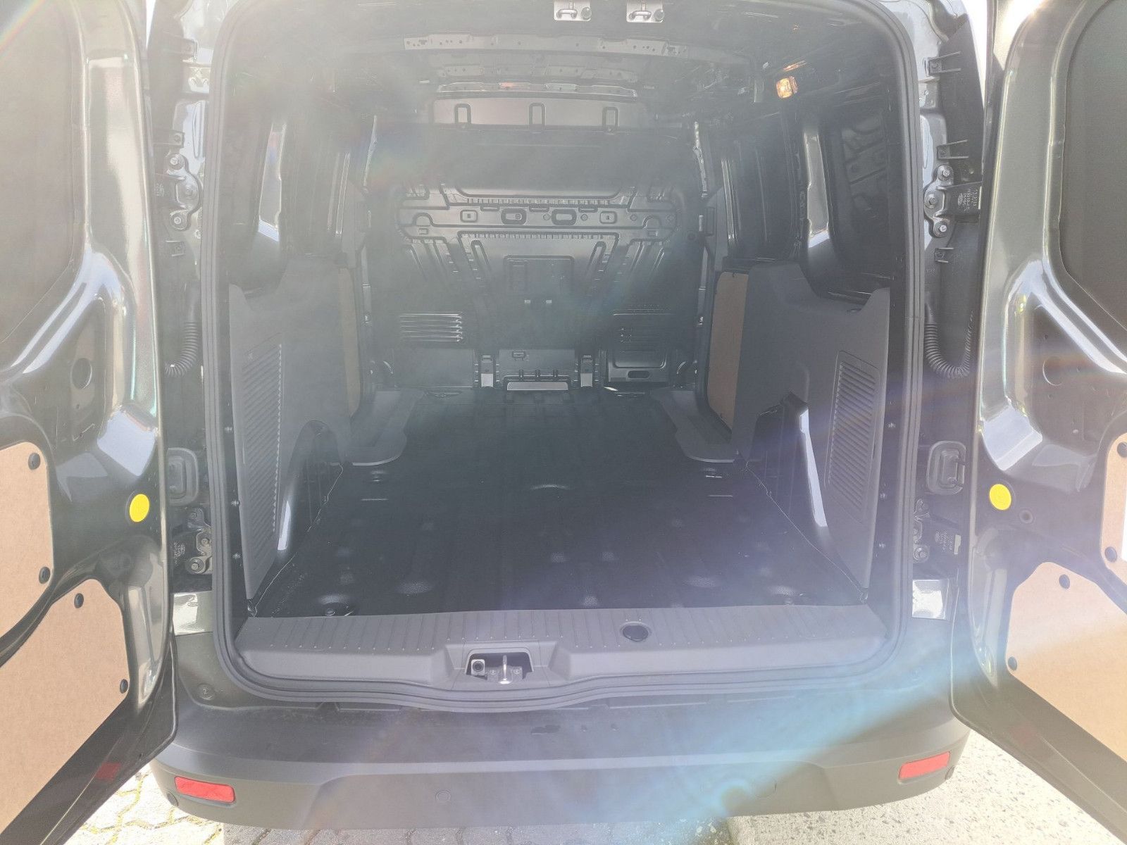 Fahrzeugabbildung Ford Transit Connect L2 Trend Autom.+Navi+Xenon+.