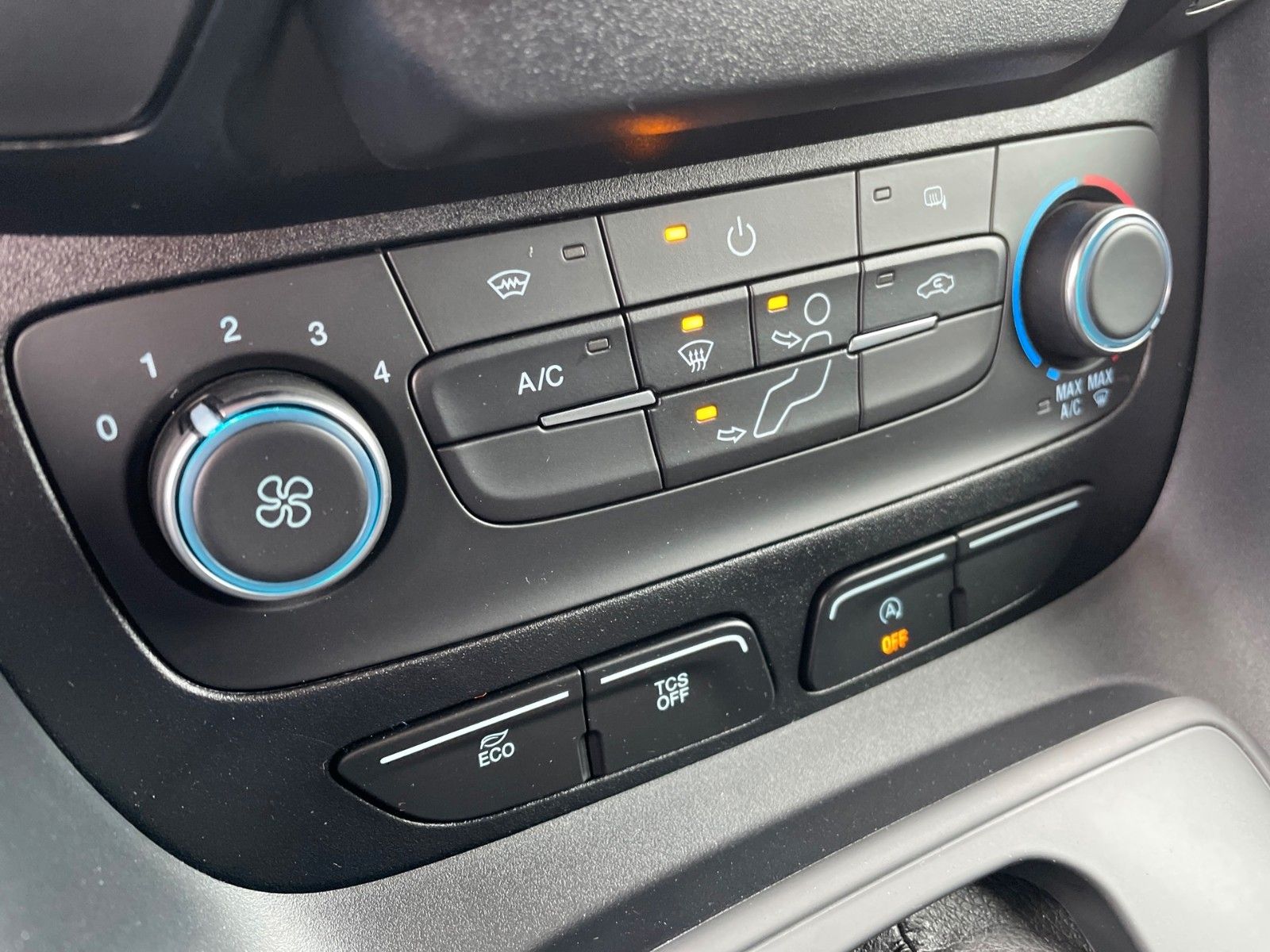 Fahrzeugabbildung Ford Transit Connect L2 Trend Autom.+Navi+Xenon+.