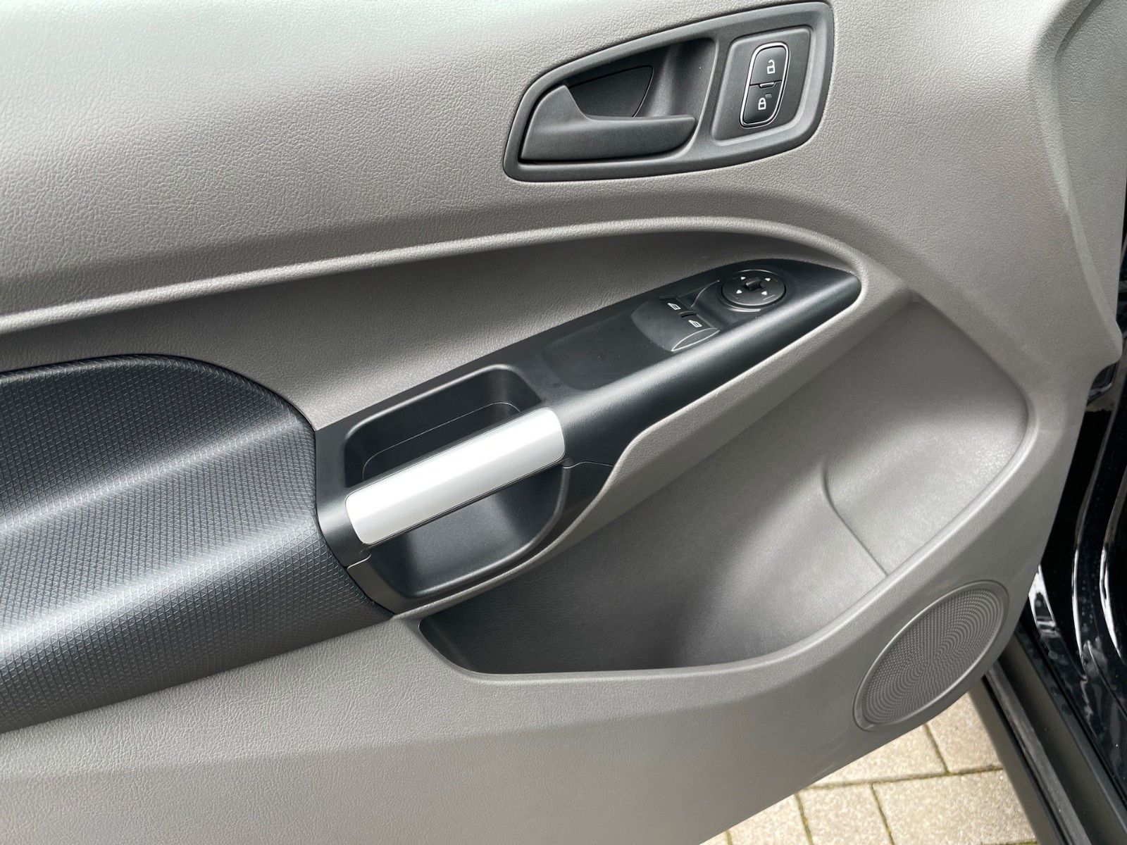 Fahrzeugabbildung Ford Transit Connect L2 Trend Autom.+Navi+Xenon+.
