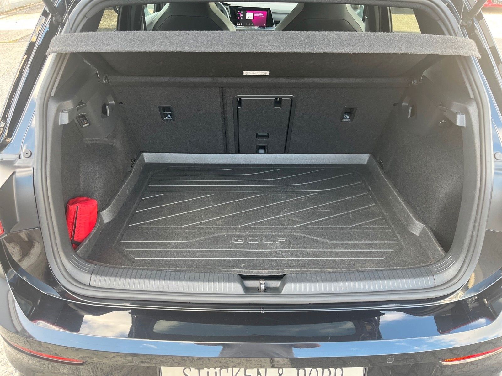Fahrzeugabbildung Volkswagen Golf VIII Lim. R-Line