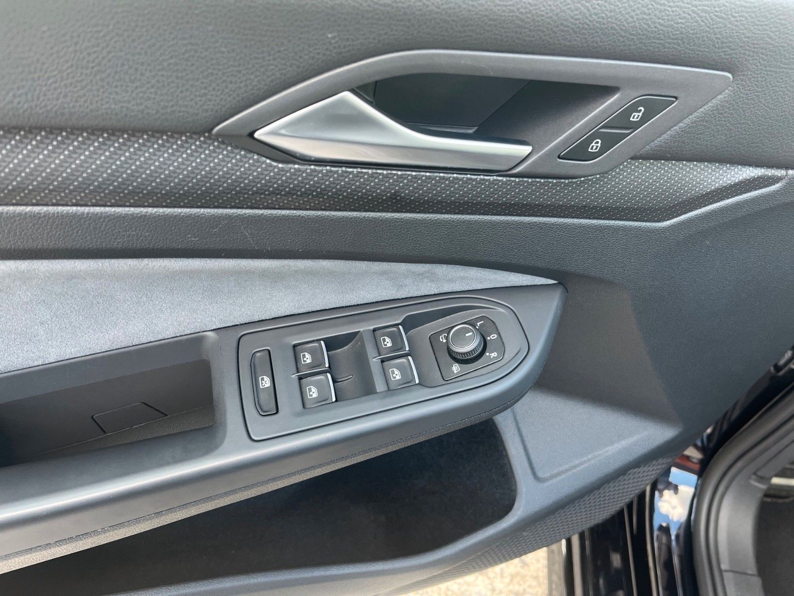 Fahrzeugabbildung Volkswagen Golf VIII Lim. R-Line