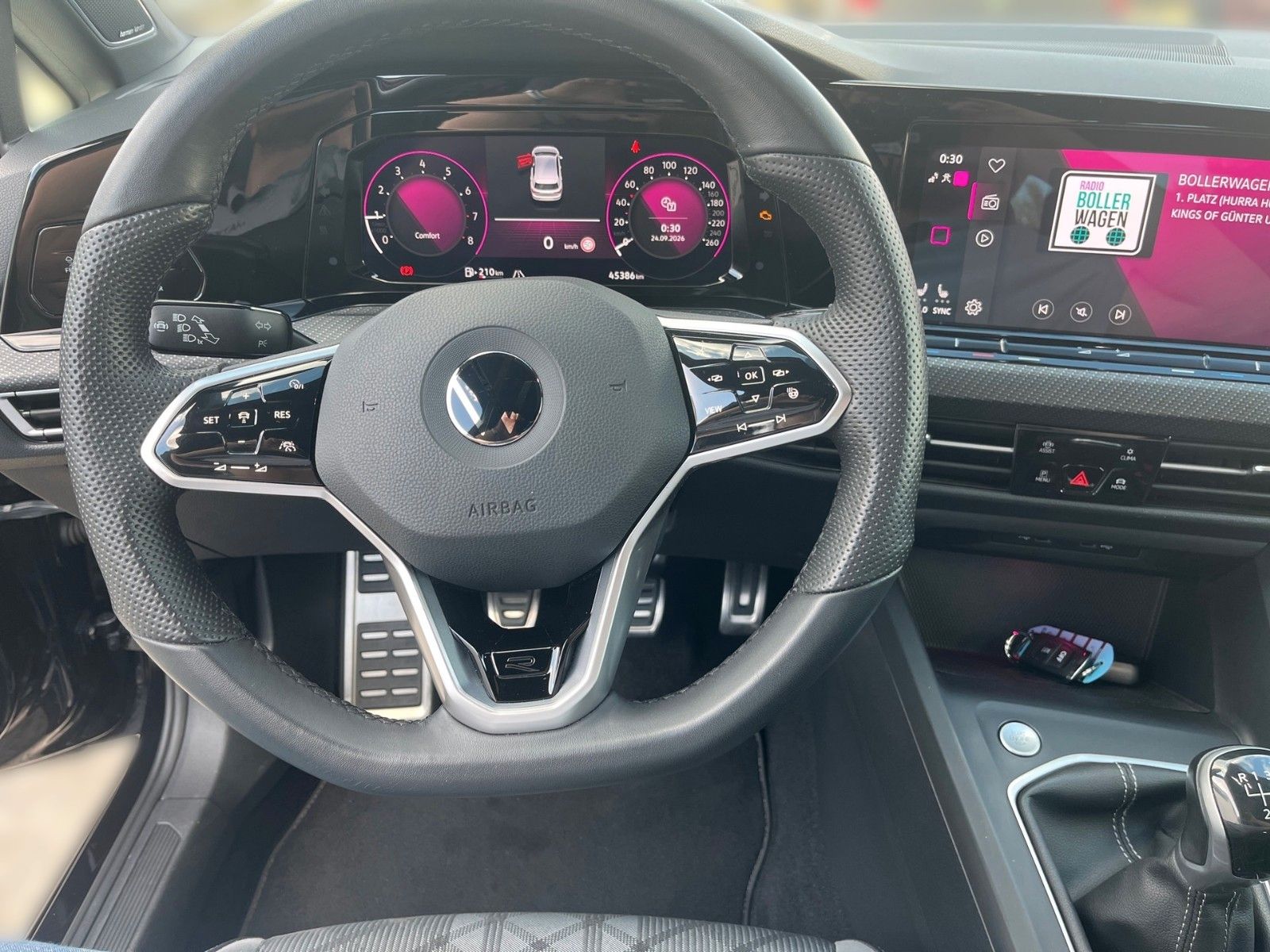 Fahrzeugabbildung Volkswagen Golf VIII Lim. R-Line