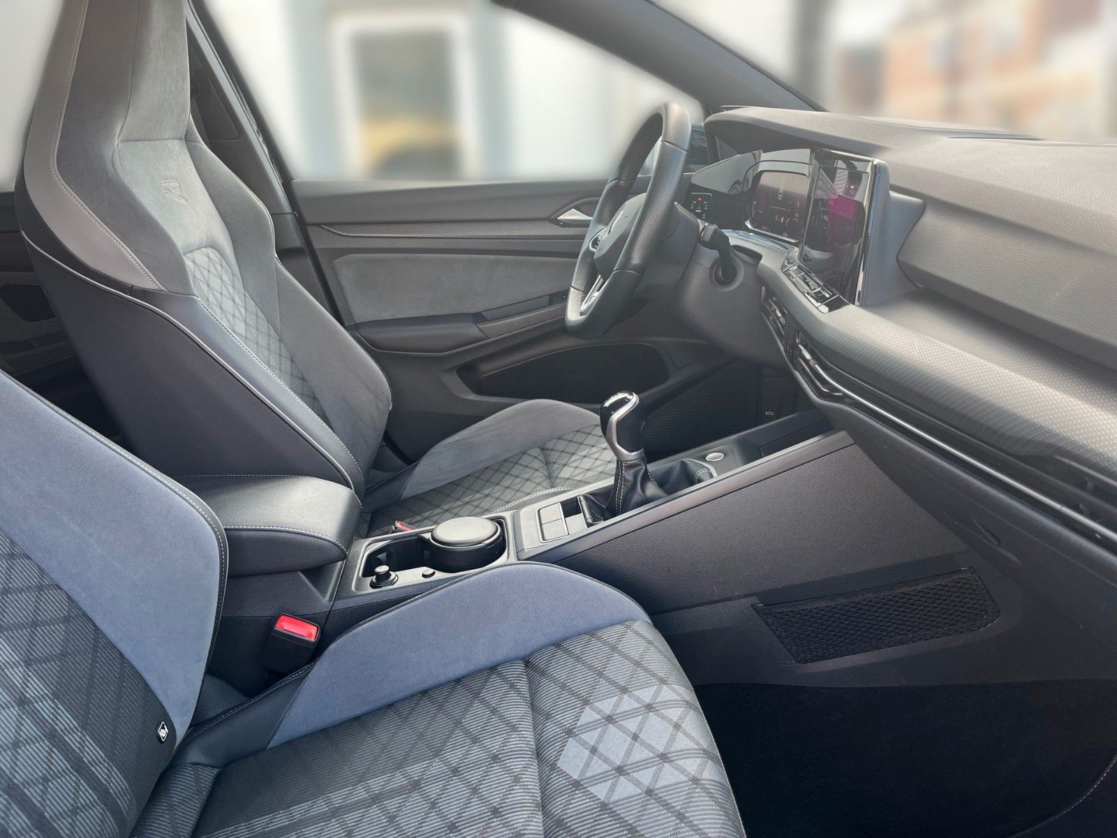 Fahrzeugabbildung Volkswagen Golf VIII Lim. R-Line