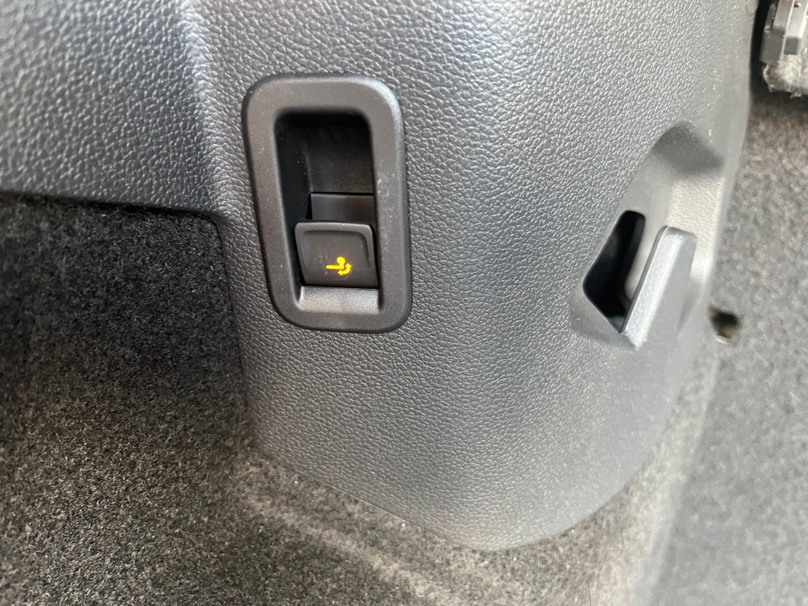Fahrzeugabbildung Volkswagen Golf VIII Lim. R-Line