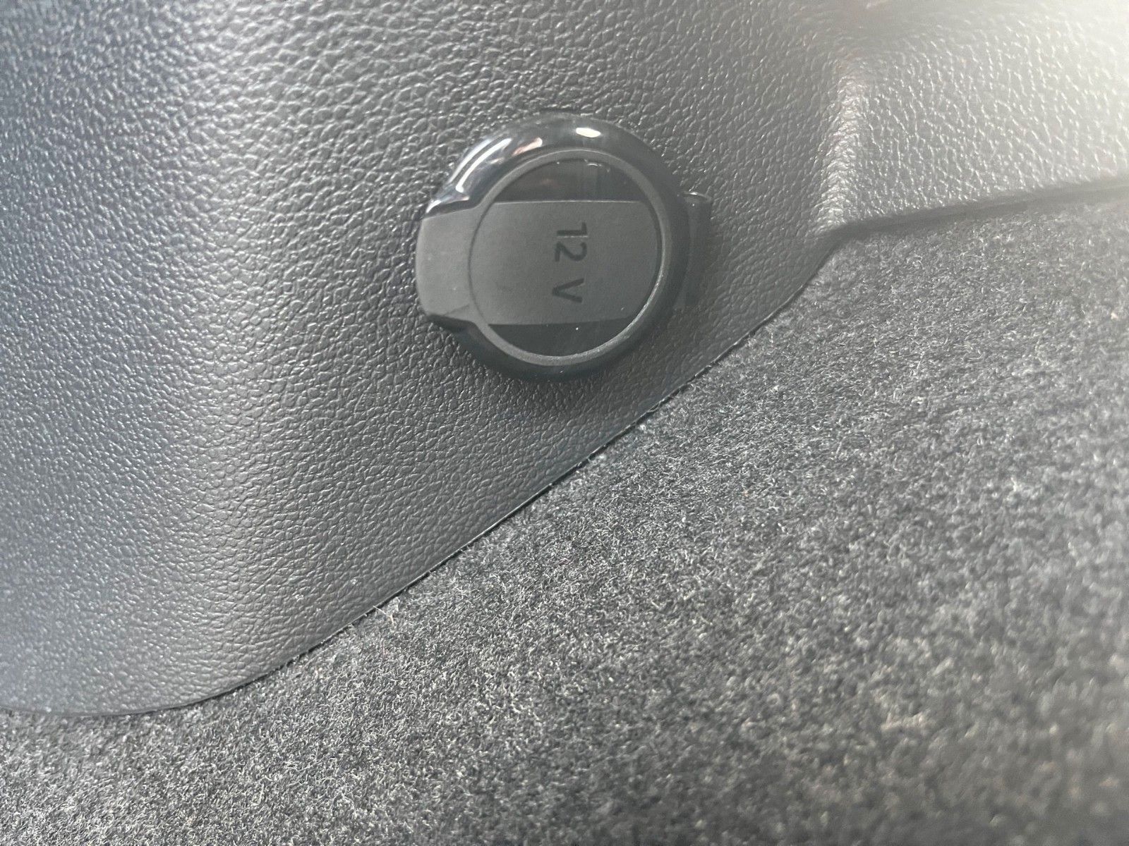 Fahrzeugabbildung Volkswagen Golf VIII Lim. R-Line