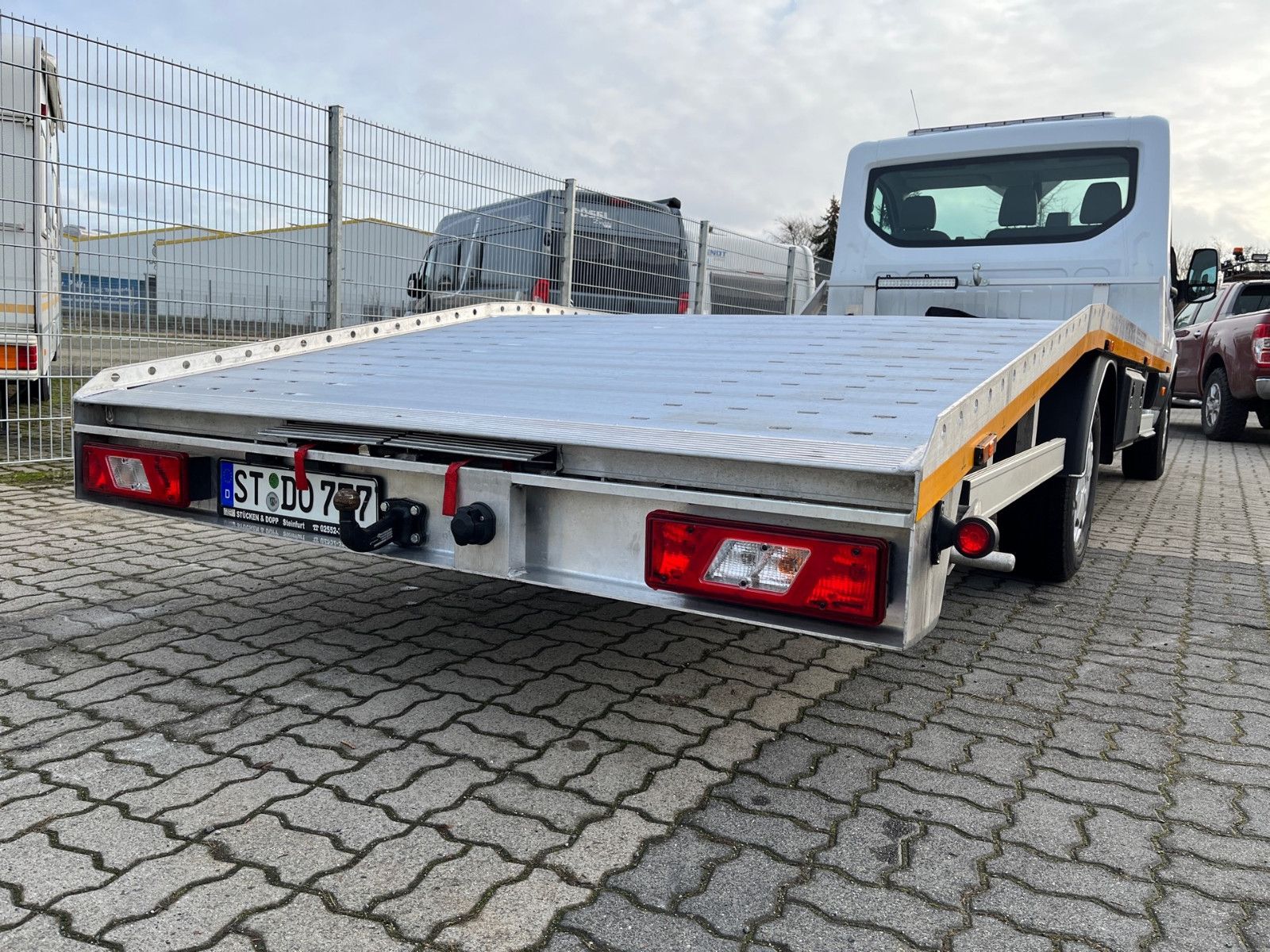 Fahrzeugabbildung Ford Transit Autotransporter 3500 kg, el. Seilwinde..
