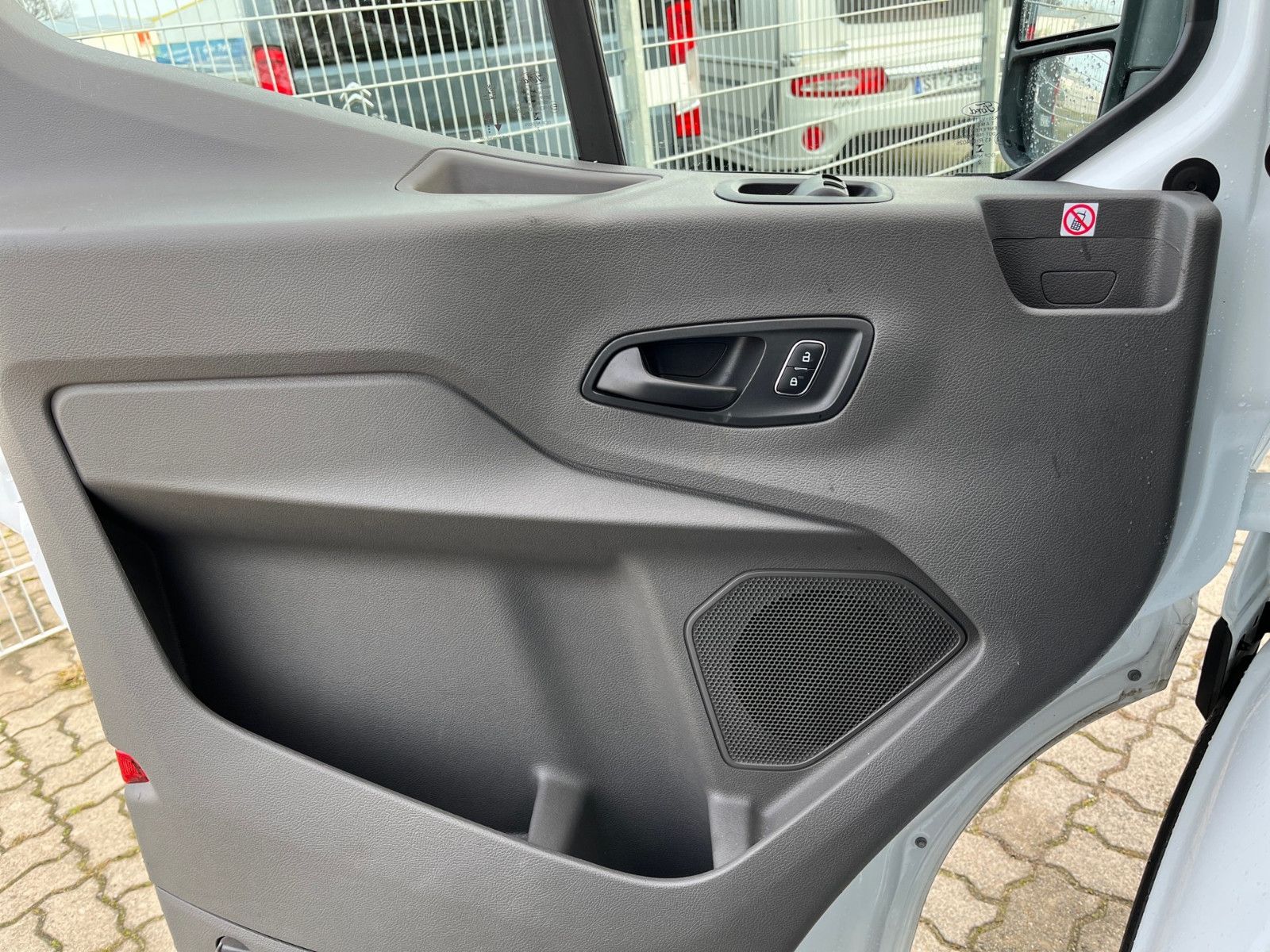 Fahrzeugabbildung Ford Transit Autotransporter 3500 kg, el. Seilwinde..