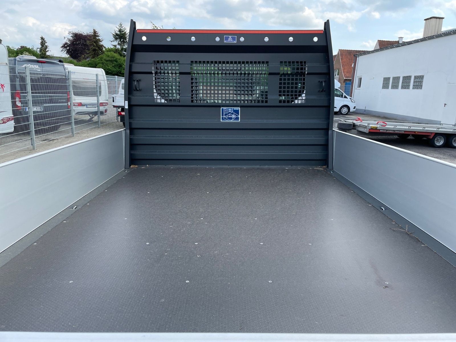 Fahrzeugabbildung Ford Transit Pritsche 3 Seiten Kipper 350 L2 EK Trend