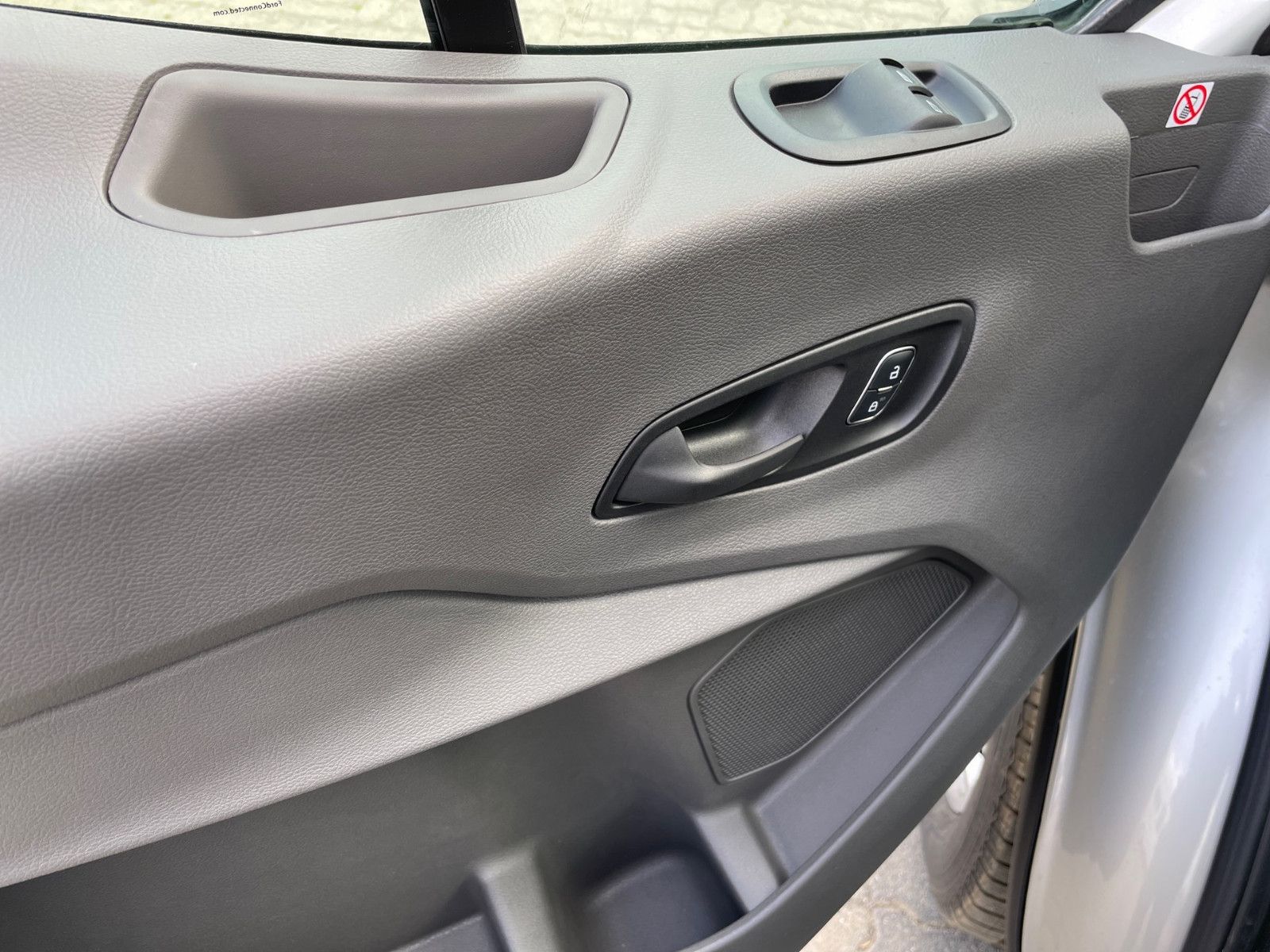 Fahrzeugabbildung Ford Transit Pritsche 3 Seiten Kipper 350 L2 EK Trend