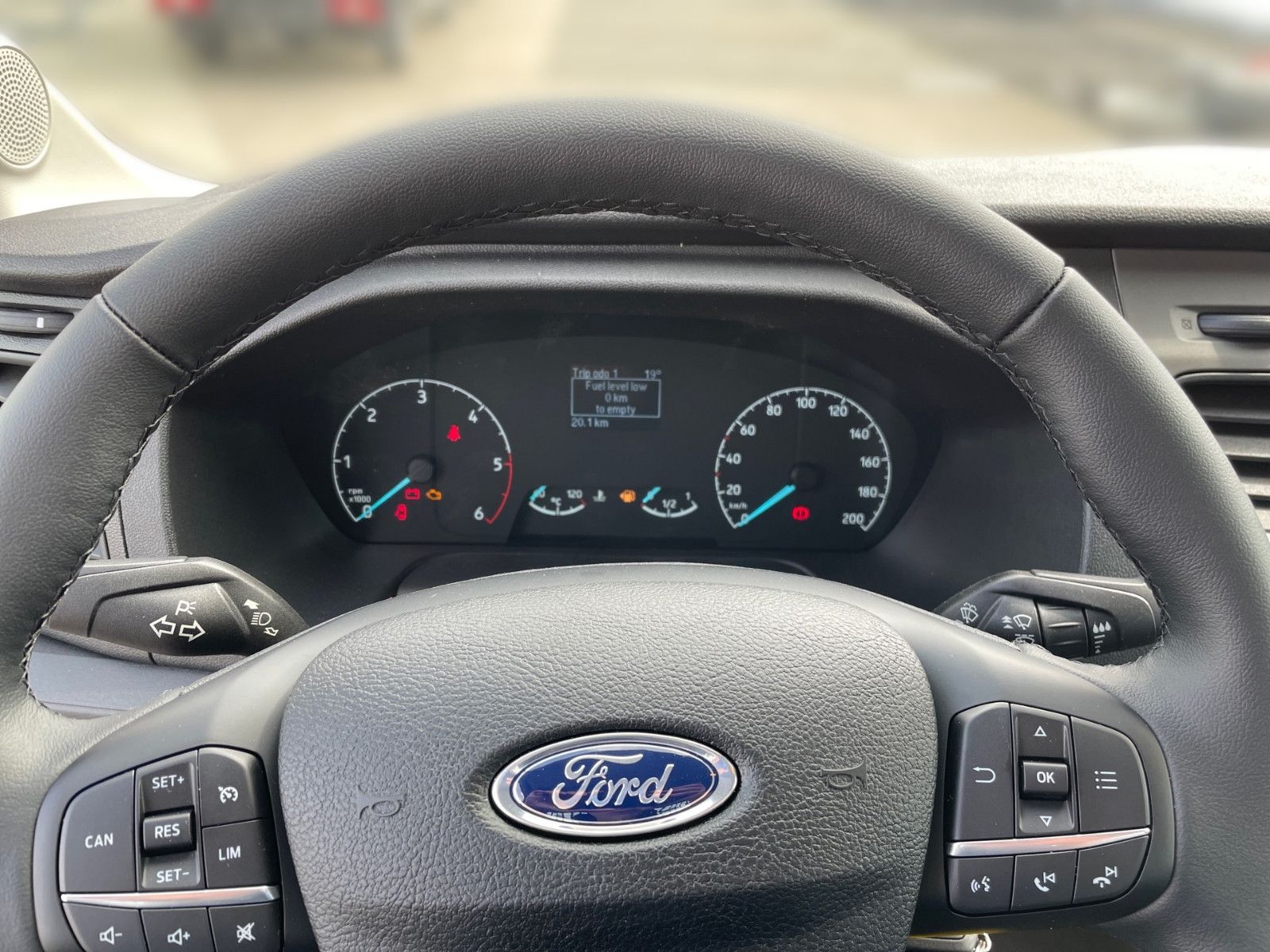Fahrzeugabbildung Ford Transit Pritsche 3 Seiten Kipper 350 L2 EK Trend