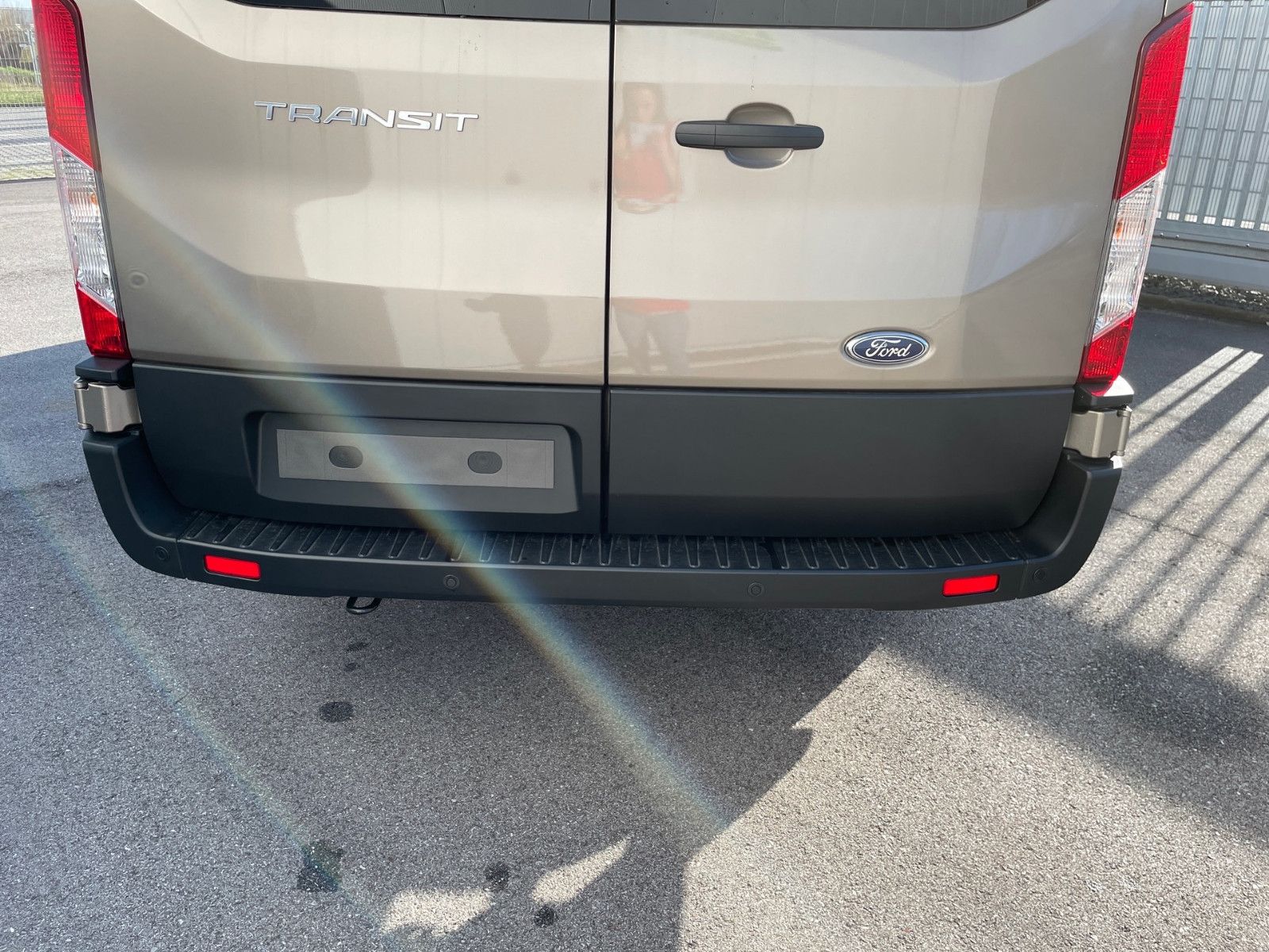 Fahrzeugabbildung Ford Transit BTW. Rollstuhltransport MobilTec