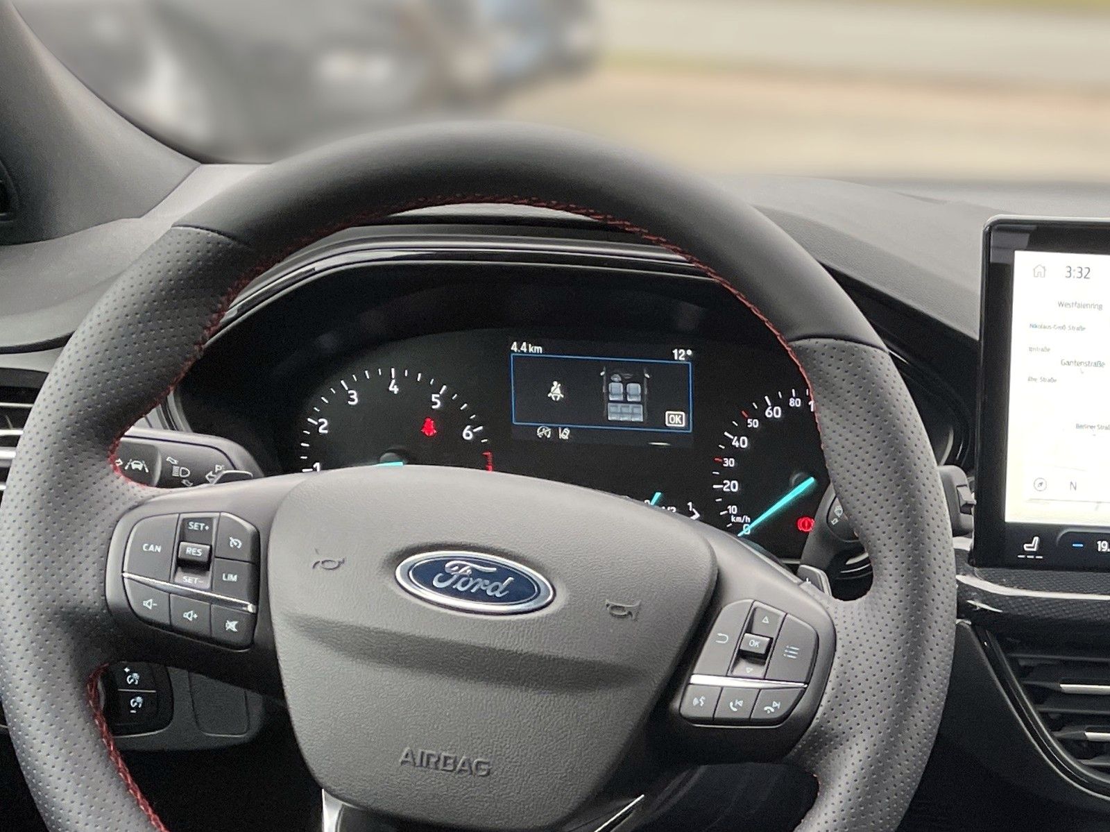 Fahrzeugabbildung Ford Focus Turnier 1.0 EcoBoost Aut. ST-Line Design+.